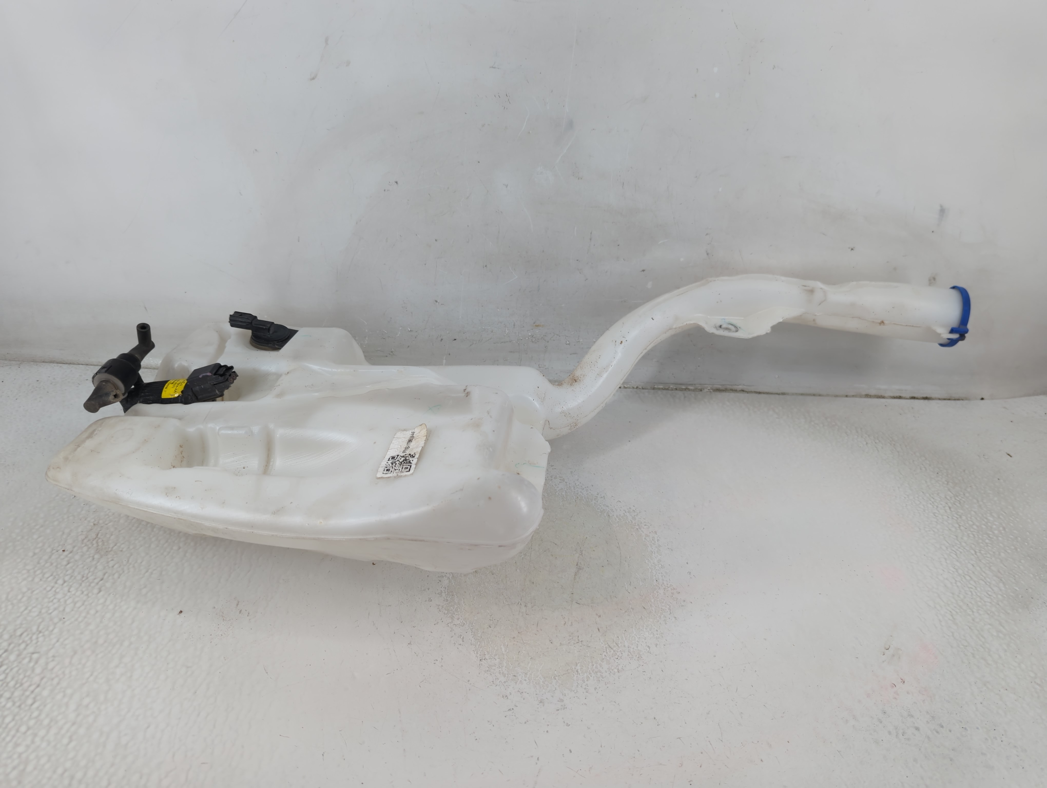 2015-2015 Ford Edge Windshield Washer Fluid Reservoir Bottle Oem 1188197 - Oemusedautoparts1.com