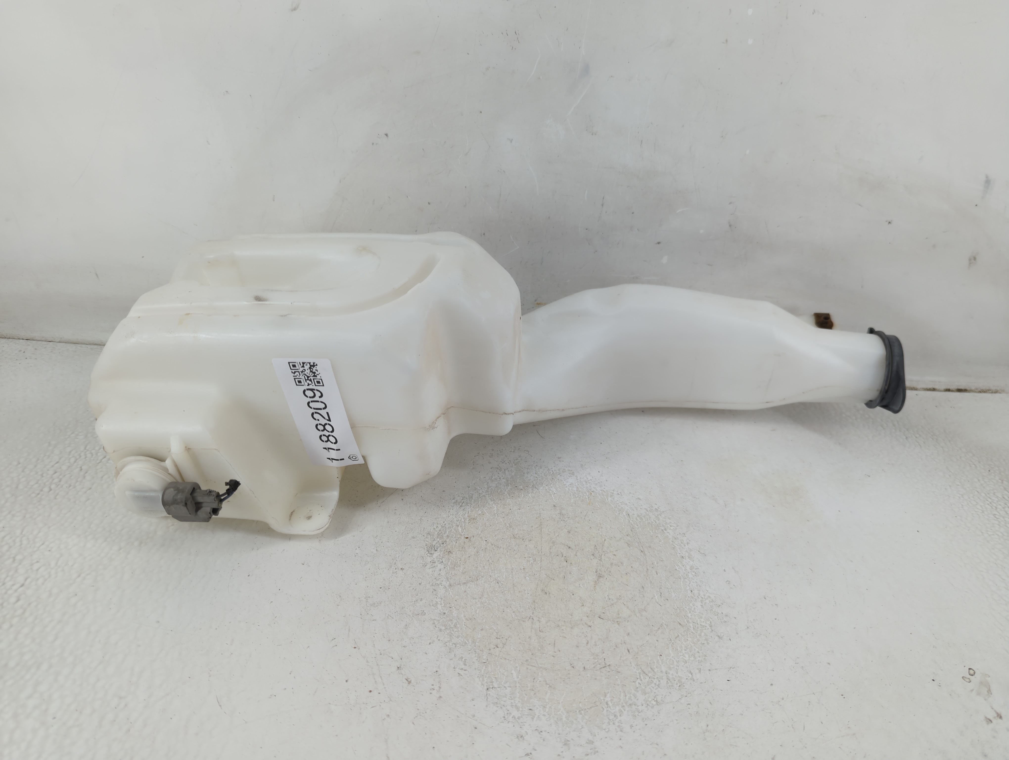 2012 Lincoln Mkx Windshield Washer Fluid Reservoir Bottle Oem 1188209 - Oemusedautoparts1.com
