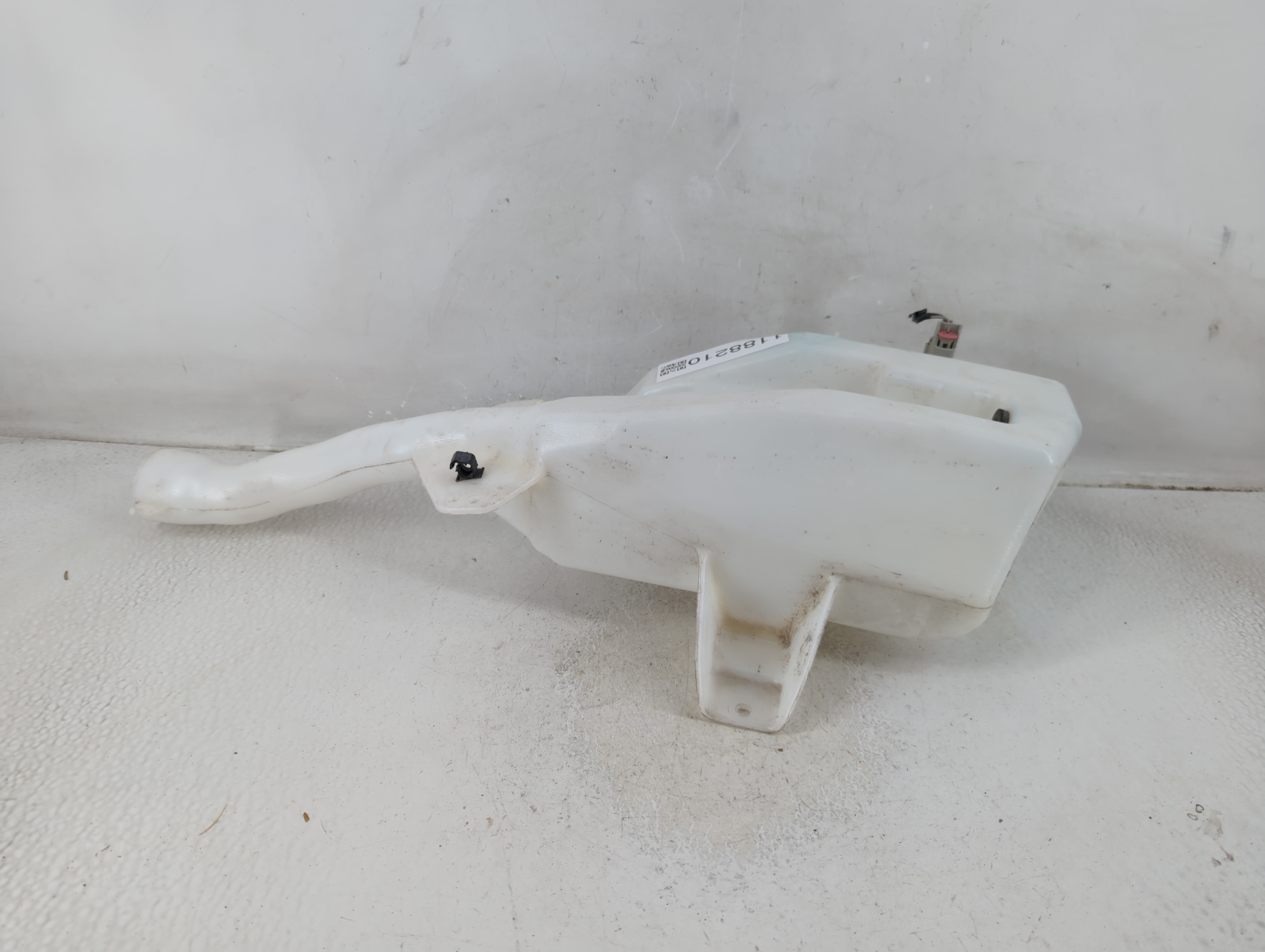 2018-2020 Ford Mustang Windshield Washer Fluid Reservoir Bottle Oem 1188210 - Oemusedautoparts1.com