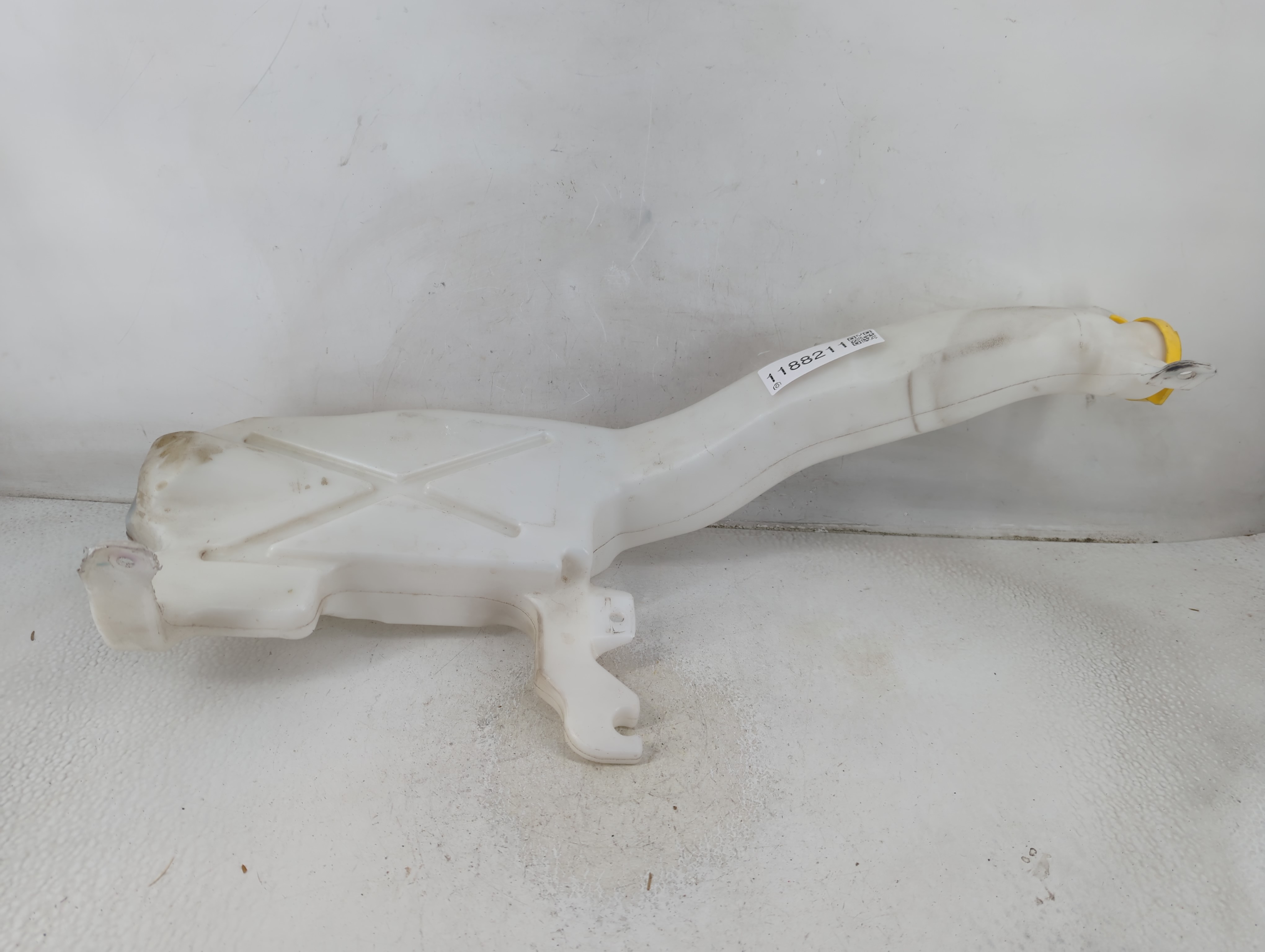 2011 Jeep Grand Cherokee Windshield Washer Fluid Reservoir Bottle Oem 1188211 - Oemusedautoparts1.com