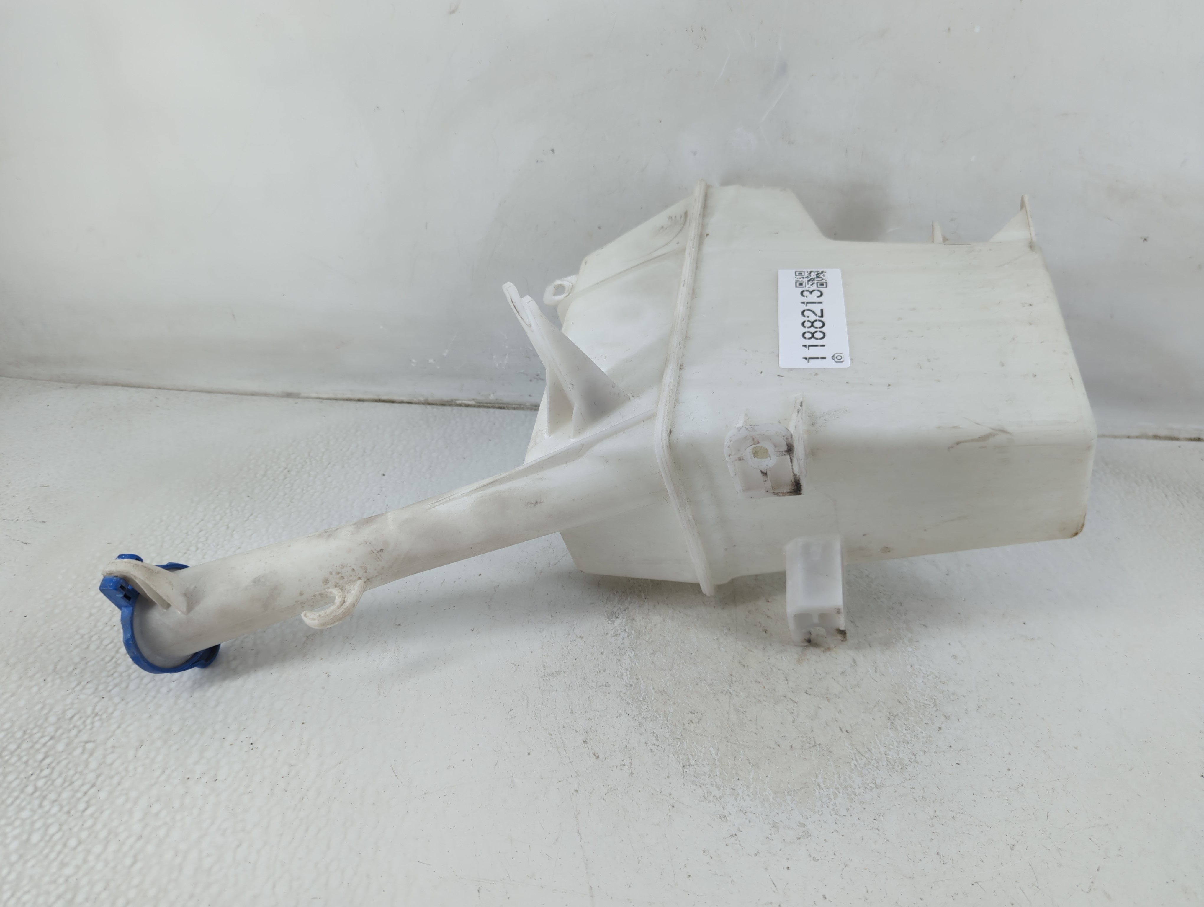 2012-2013 Hyundai Veloster Windshield Washer Fluid Reservoir Bottle Oem 1188213 - Oemusedautoparts1.com
