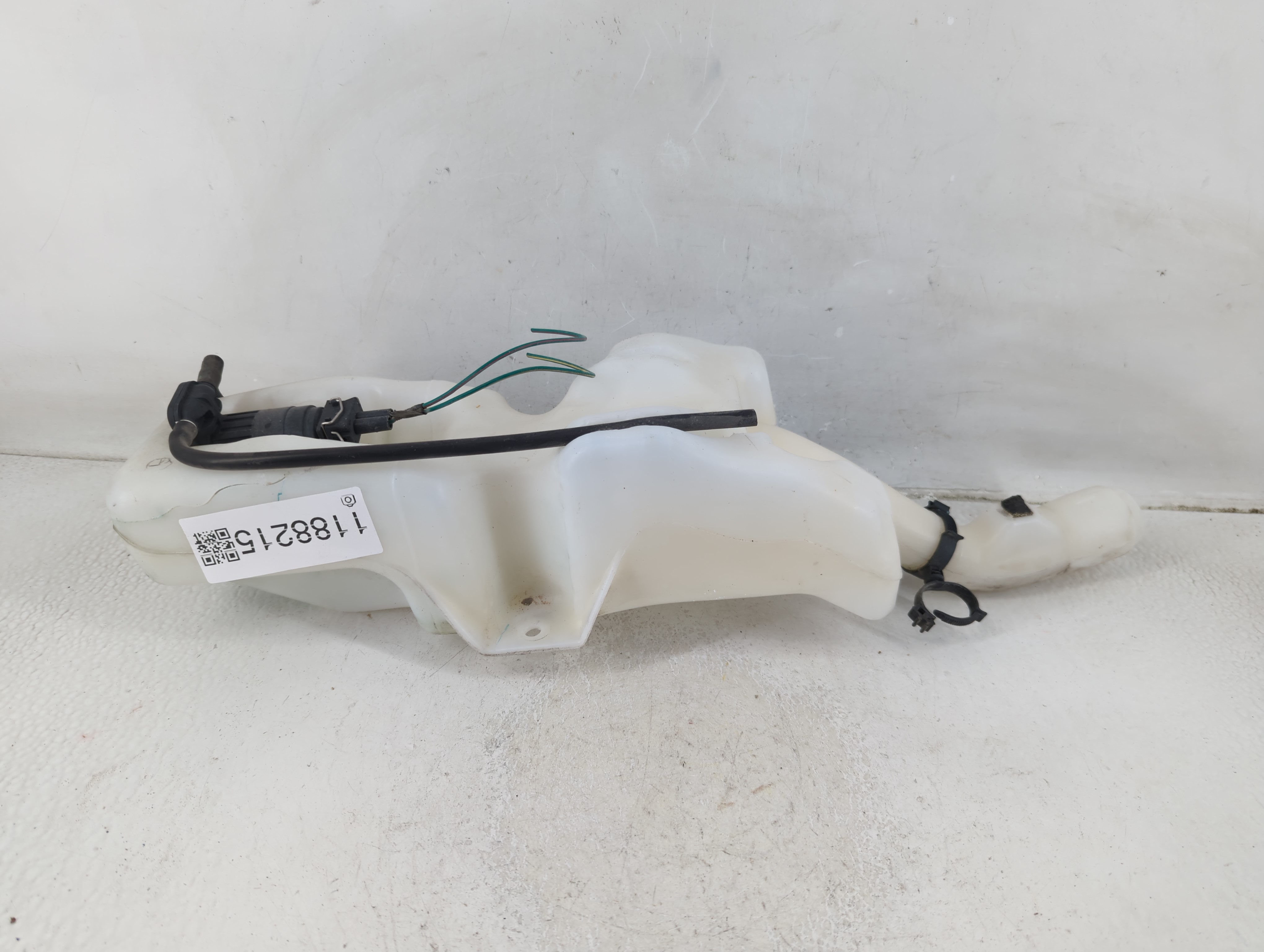 2012-2017 Fiat 500 Windshield Washer Fluid Reservoir Bottle Oem 1188215 - Oemusedautoparts1.com