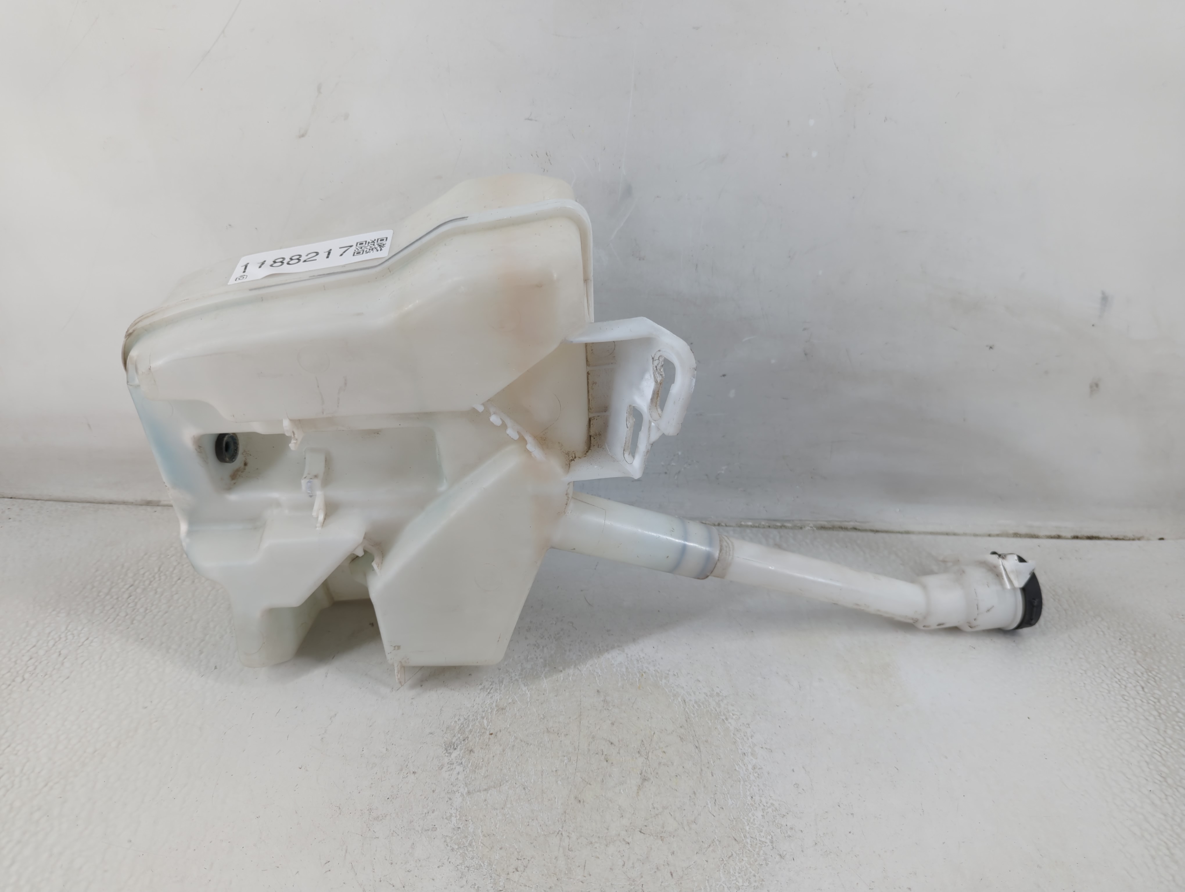 2016-2019 Chevrolet Cruze Windshield Washer Fluid Reservoir Bottle Oem 1188217 - Oemusedautoparts1.com