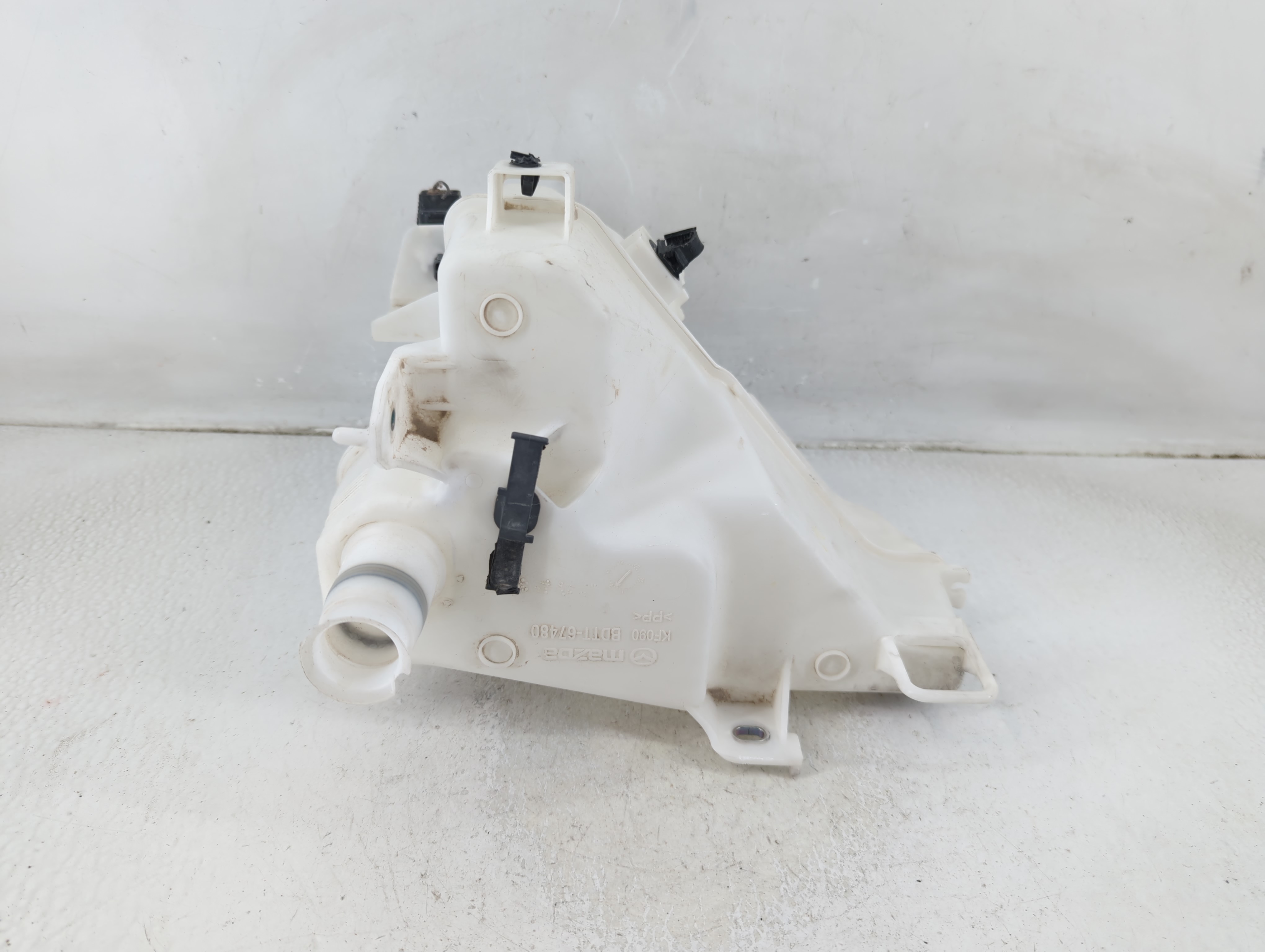 2020-2022 Mazda Cx-30 Windshield Washer Fluid Reservoir Bottle Oem 1188218 - Oemusedautoparts1.com