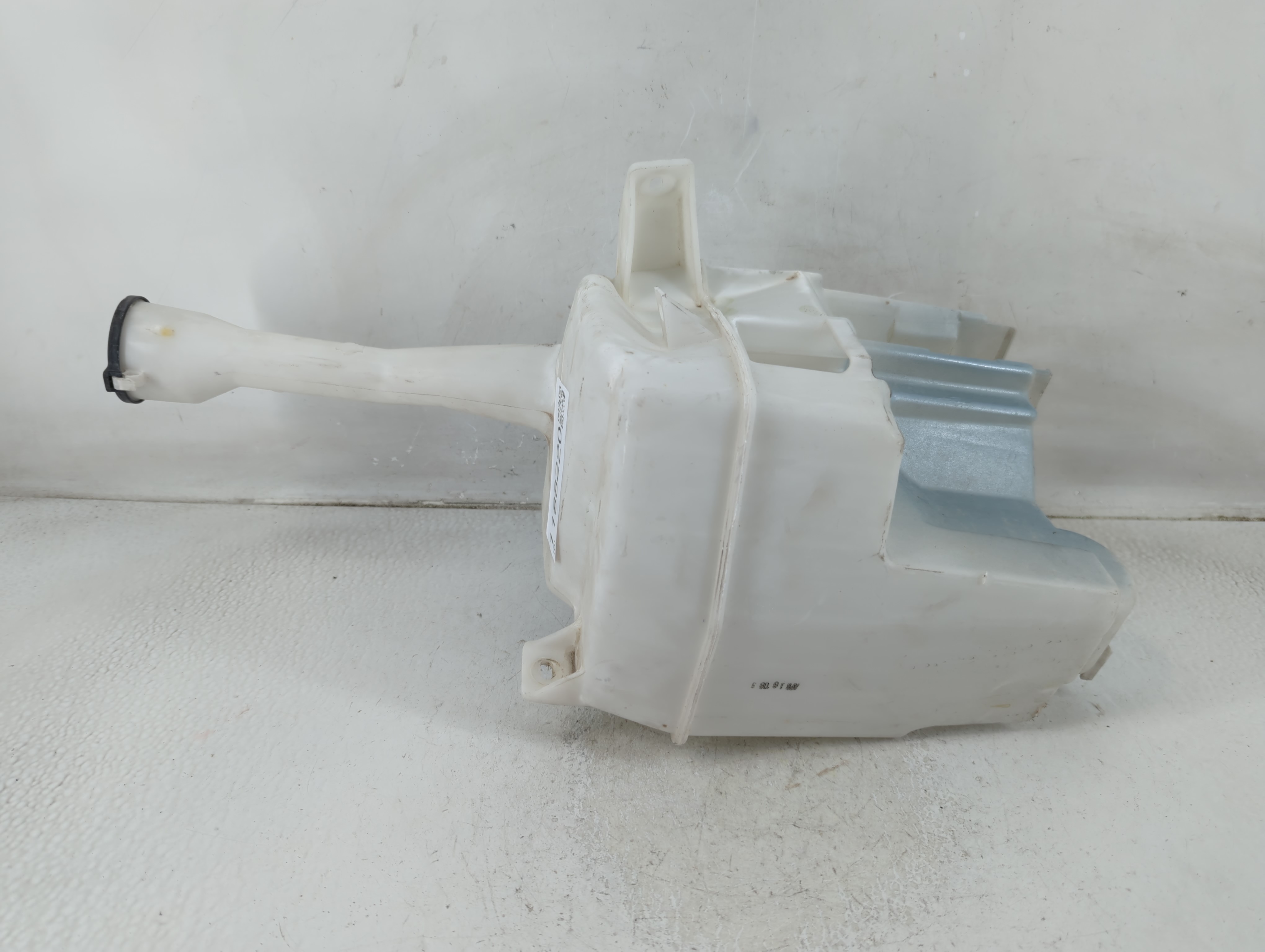 2009-2014 Acura Tl Windshield Washer Fluid Reservoir Bottle Oem 1188220 - Oemusedautoparts1.com