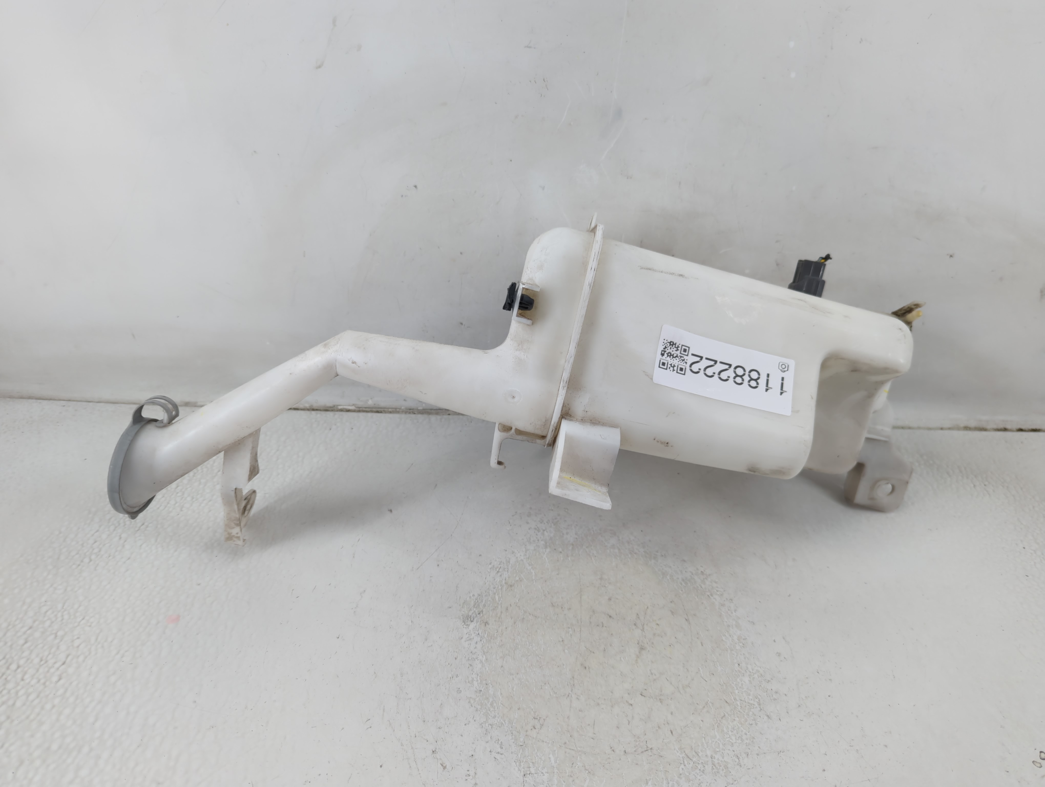 2012-2019 Nissan Versa Windshield Washer Fluid Reservoir Bottle Oem 1188222 - Oemusedautoparts1.com