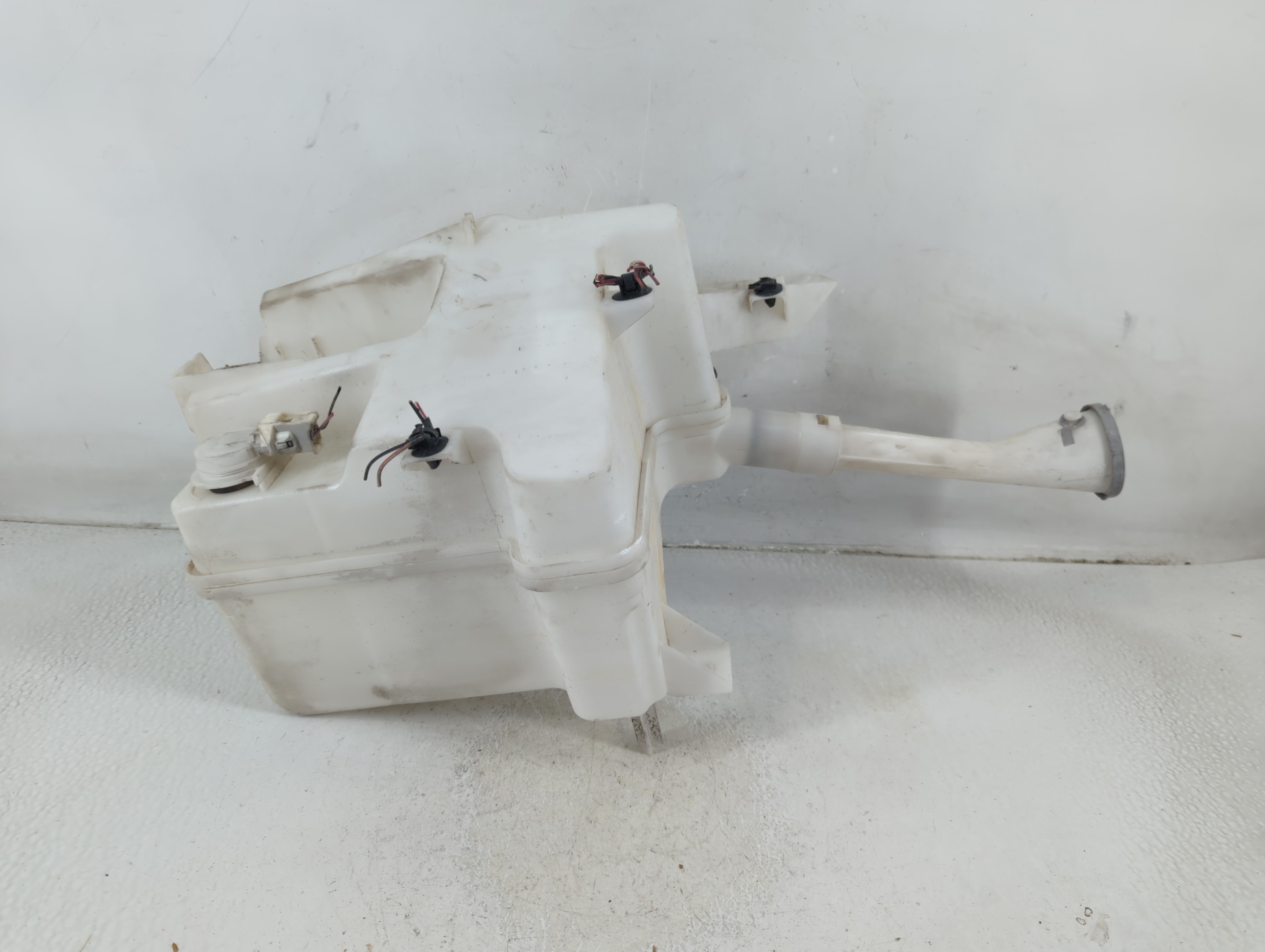 2009-2014 Nissan Maxima Windshield Washer Fluid Reservoir Bottle Oem 1188223 - Oemusedautoparts1.com