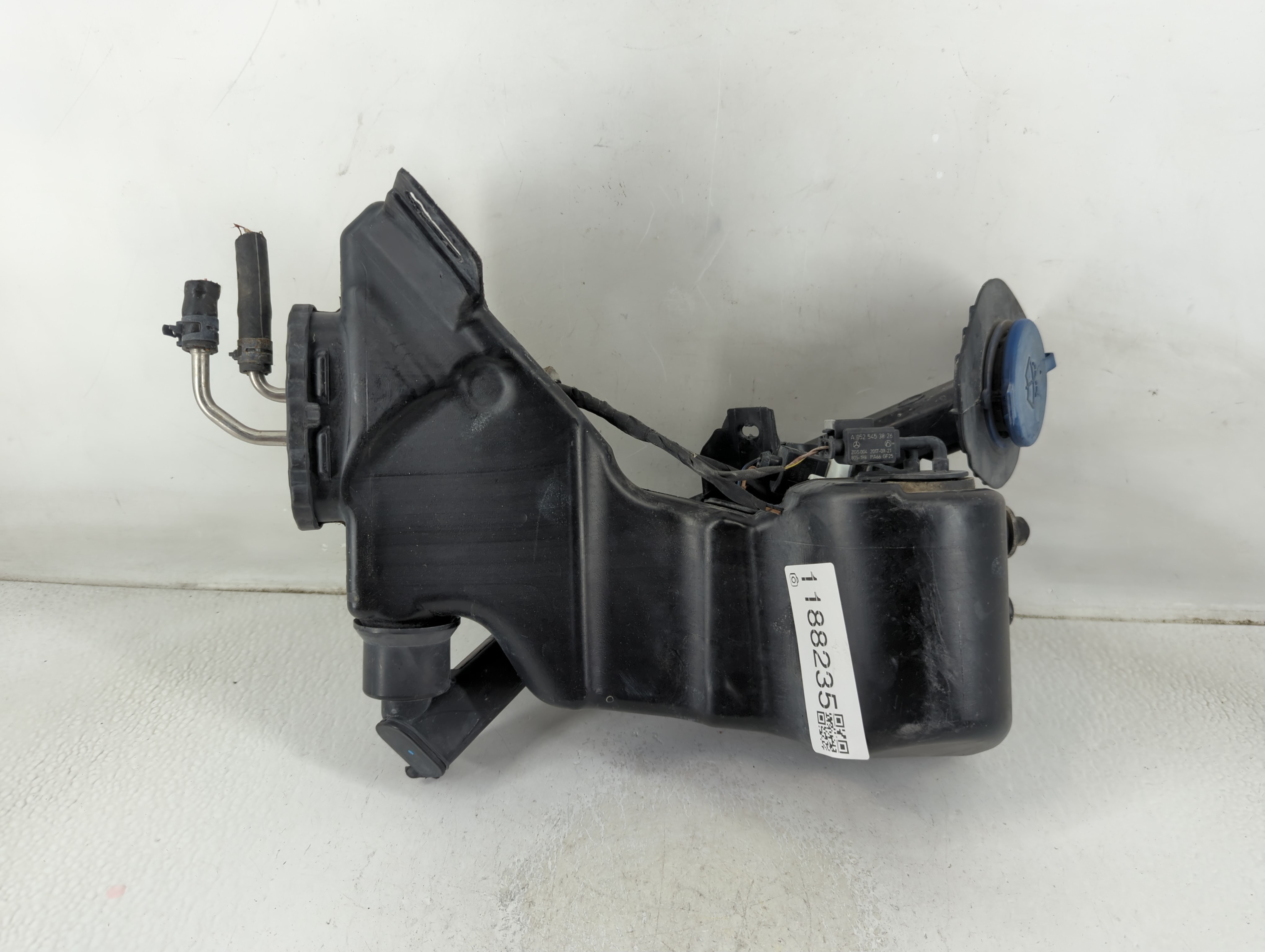 Mercedes-benz E300 Windshield Washer Fluid Reservoir Bottle Oem 1188235 - Oemusedautoparts1.com