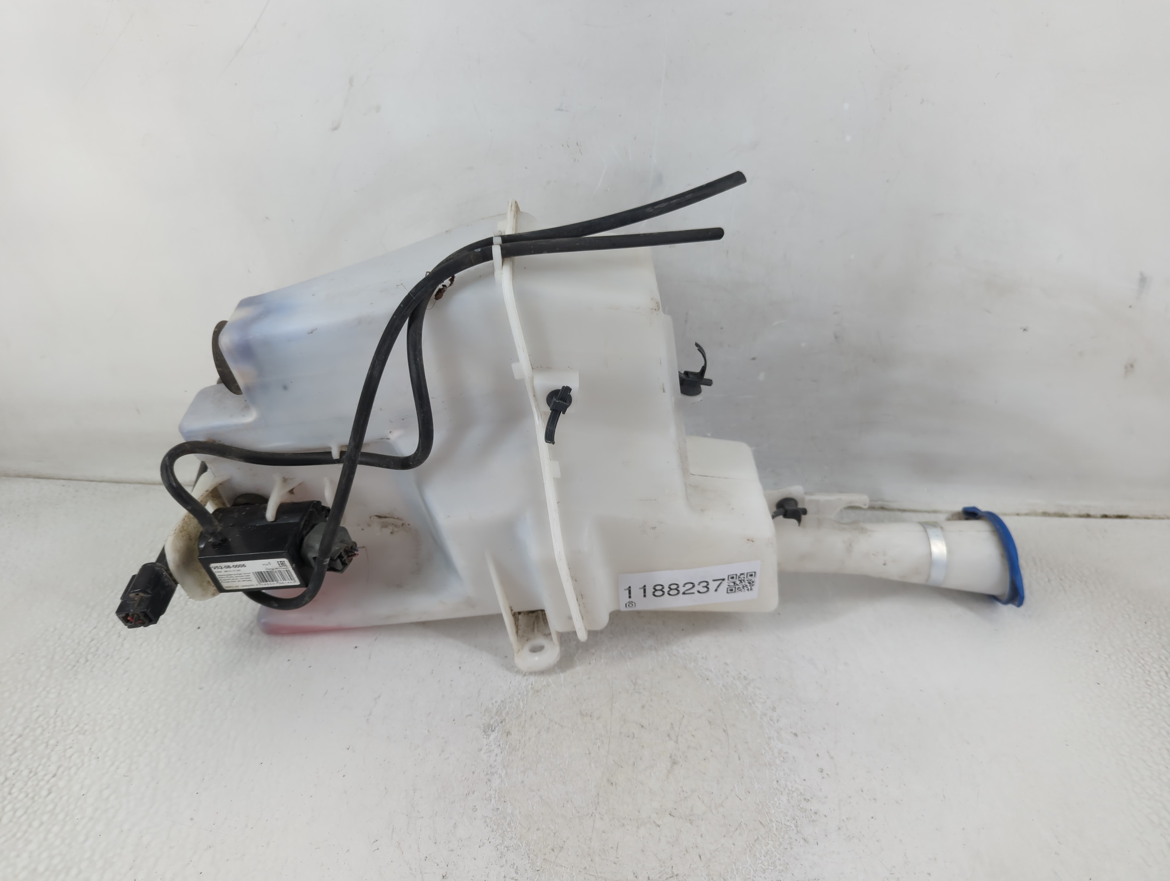 2016-2021 Hyundai Tucson Windshield Washer Fluid Reservoir Bottle Oem 1188237 - Oemusedautoparts1.com