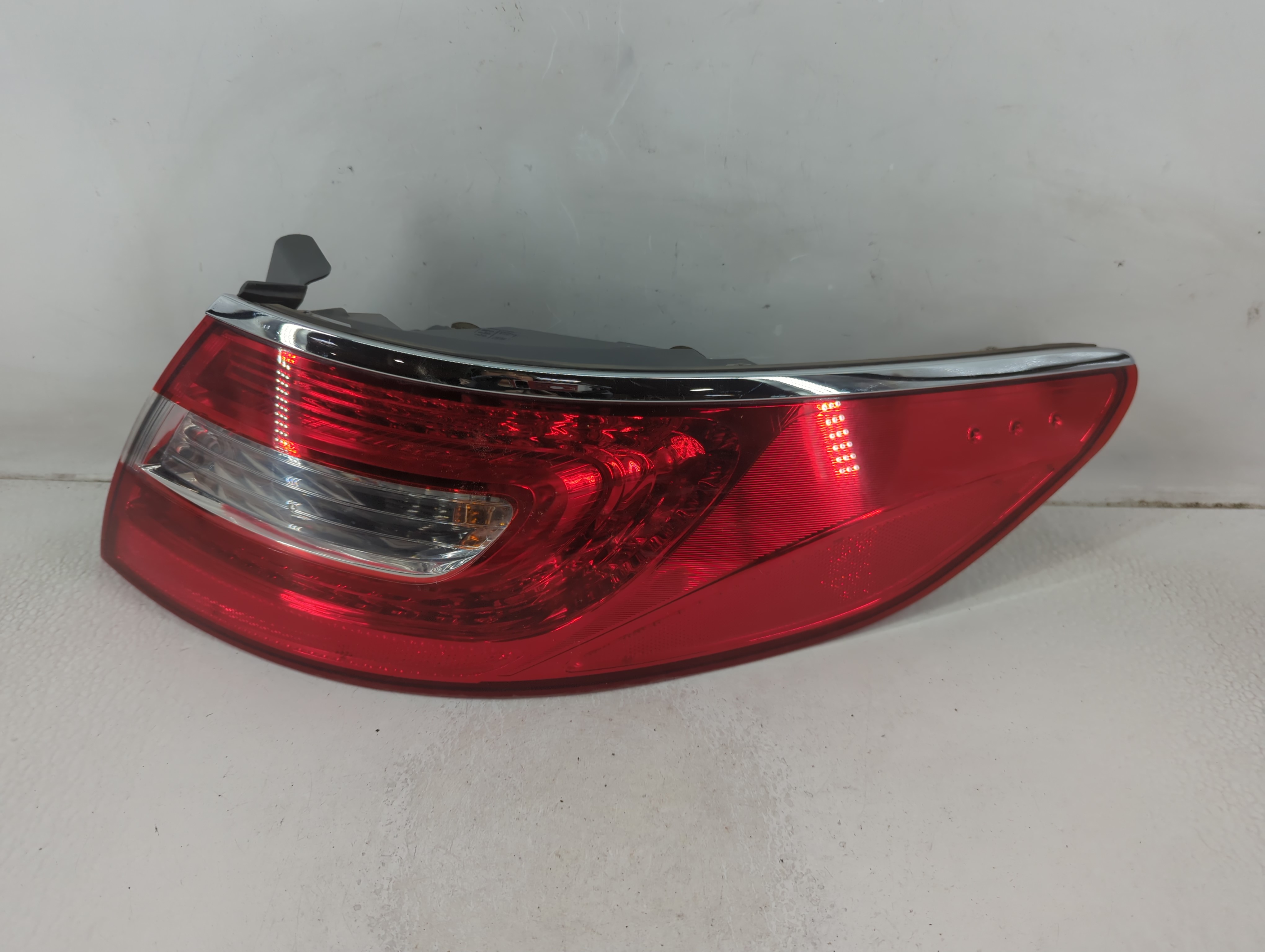 Picture of 2012-2017 Hyundai Azera Passenger Right Side Tail Light Taillight Oem 1188240