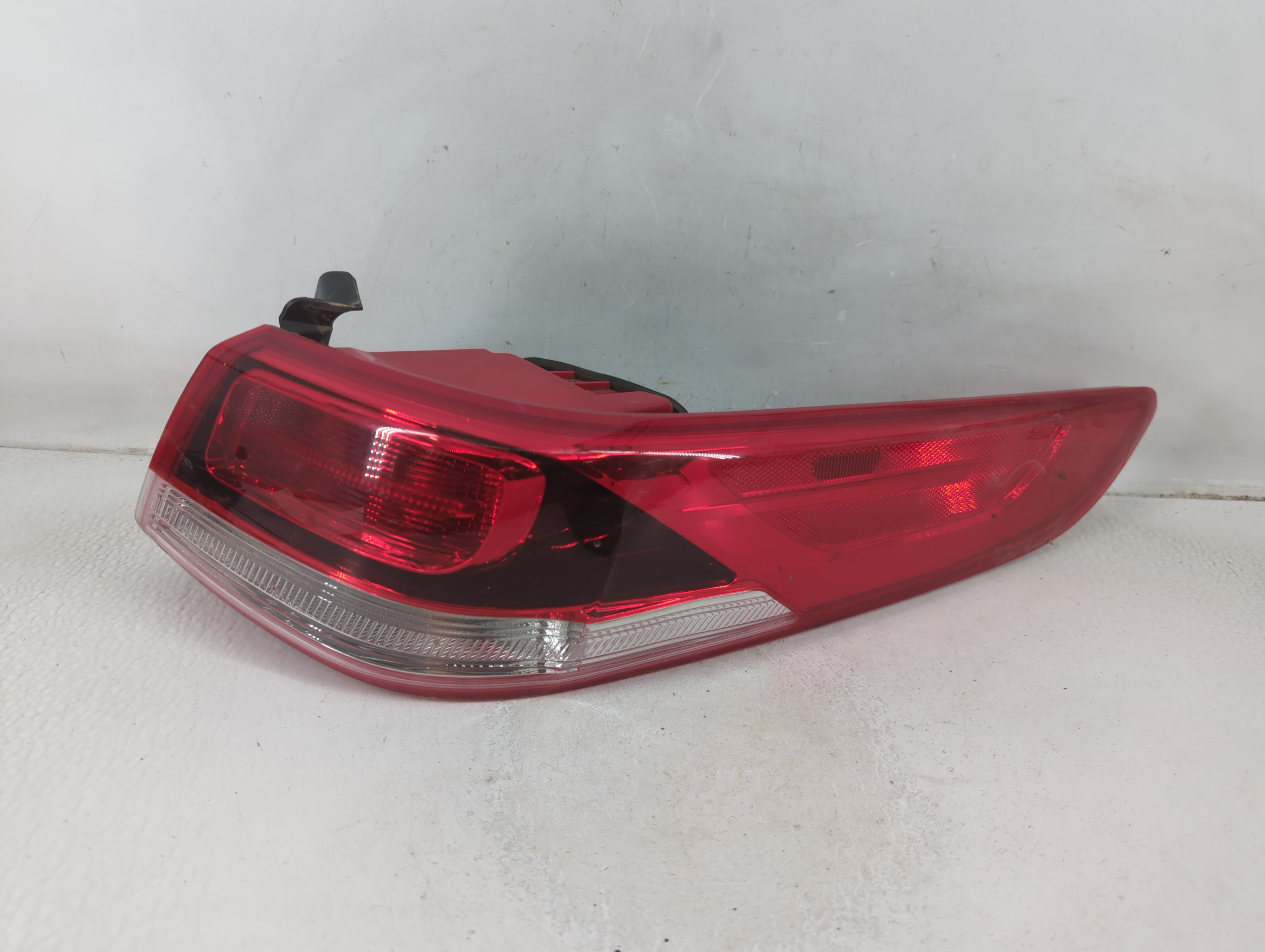 Picture of 2016-2020 Kia Optima Passenger Right Side Tail Light Taillight Oem 1188242