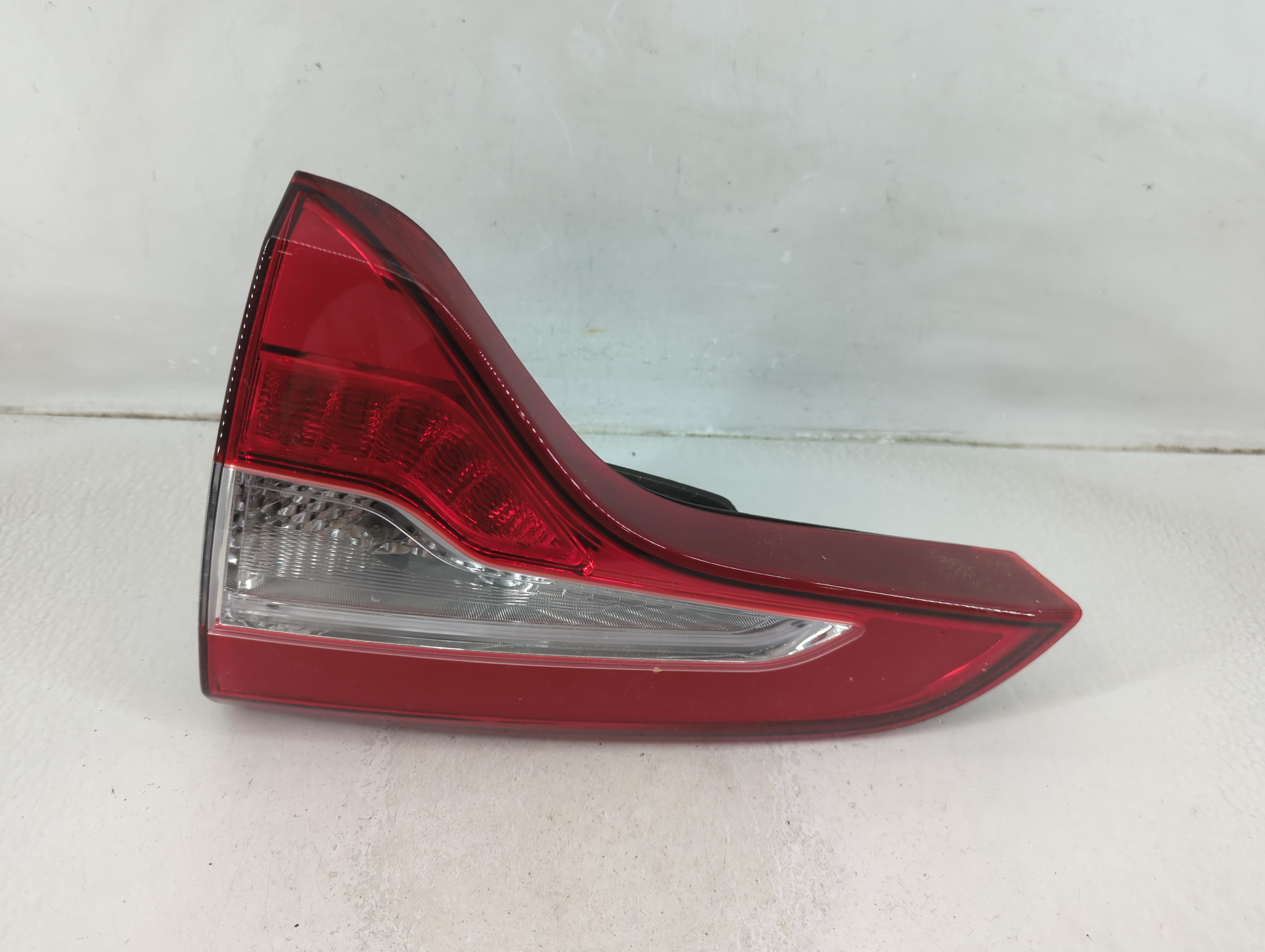 Picture of 2014-2015 Kia Sorento Passenger Right Side Tail Light Taillight Oem 1188263