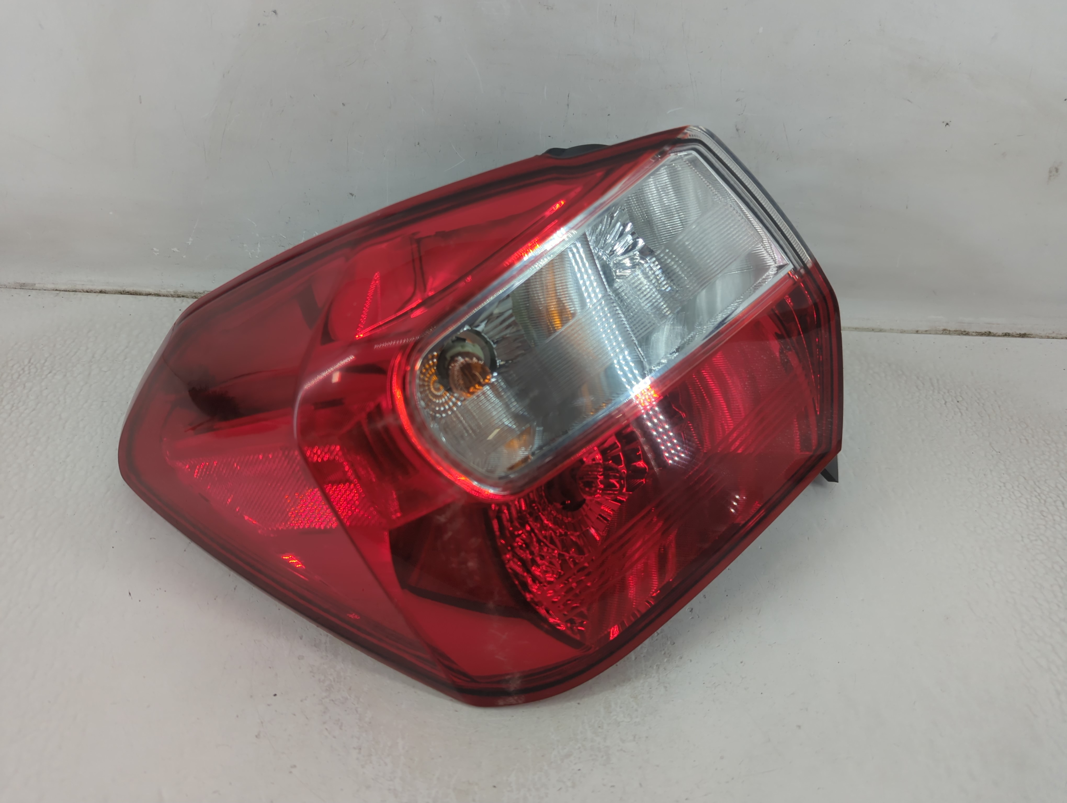 Picture of Subaru Xv Driver Left Side Tail Light Taillight Oem 1188267