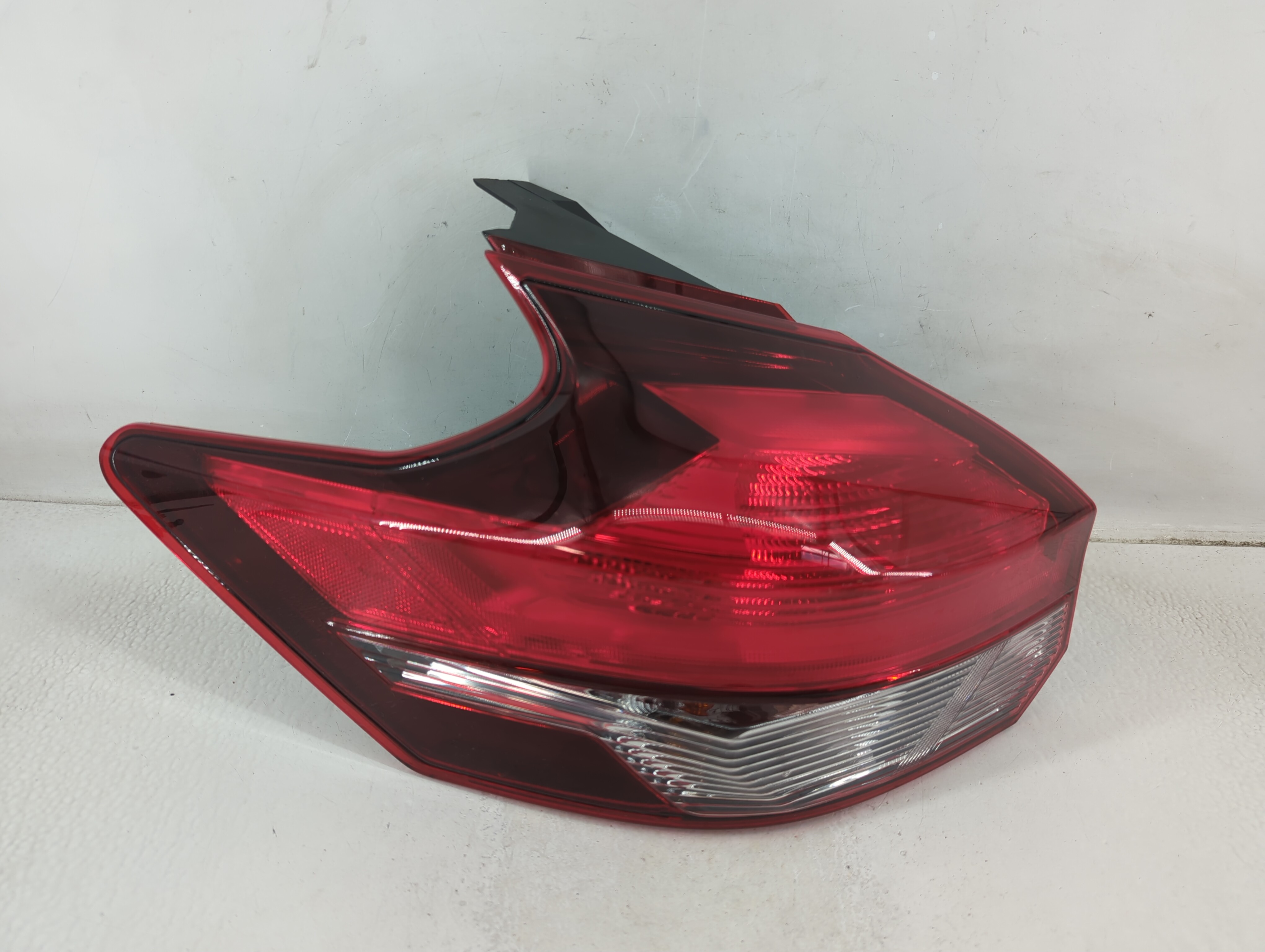 Picture of 2018-2020 Nissan Kicks Driver Left Side Tail Light Taillight Oem 1188280