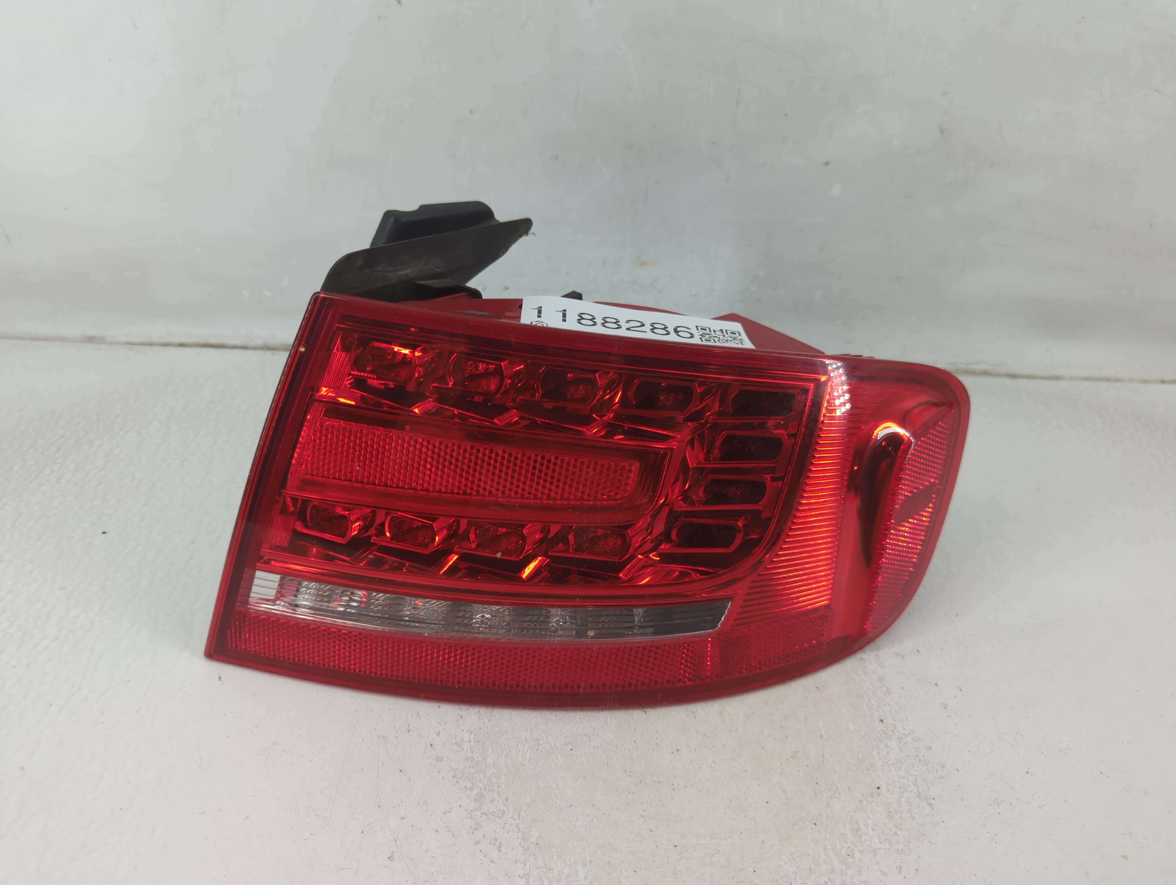 Picture of 2010-2012 Audi A4 Passenger Right Side Tail Light Taillight Oem 1188286