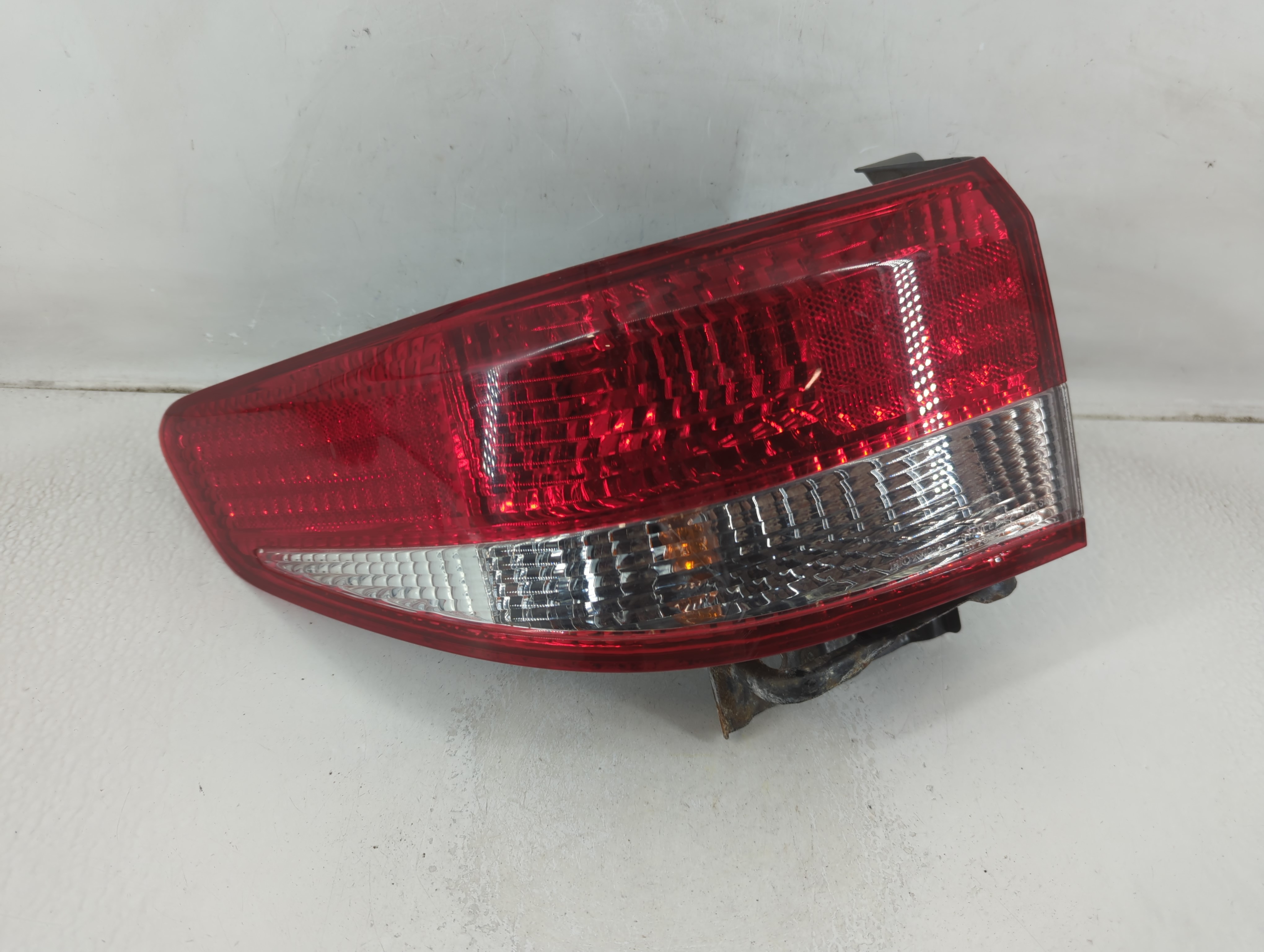 Picture of 2003-2004 Honda Accord Driver Left Side Tail Light Taillight Oem 1188302
