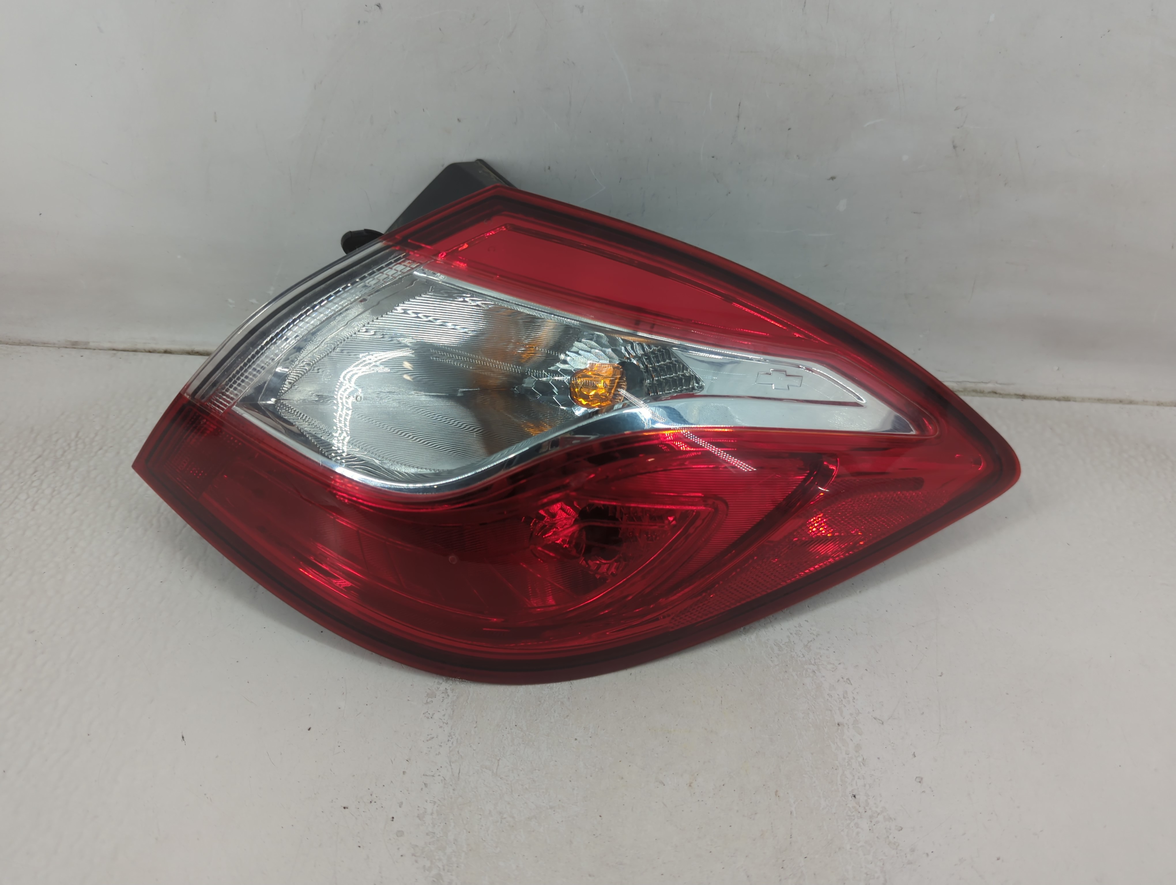 Picture of 2017-2019 Chevrolet Cruze Passenger Right Side Tail Light Taillight Oem 1188303