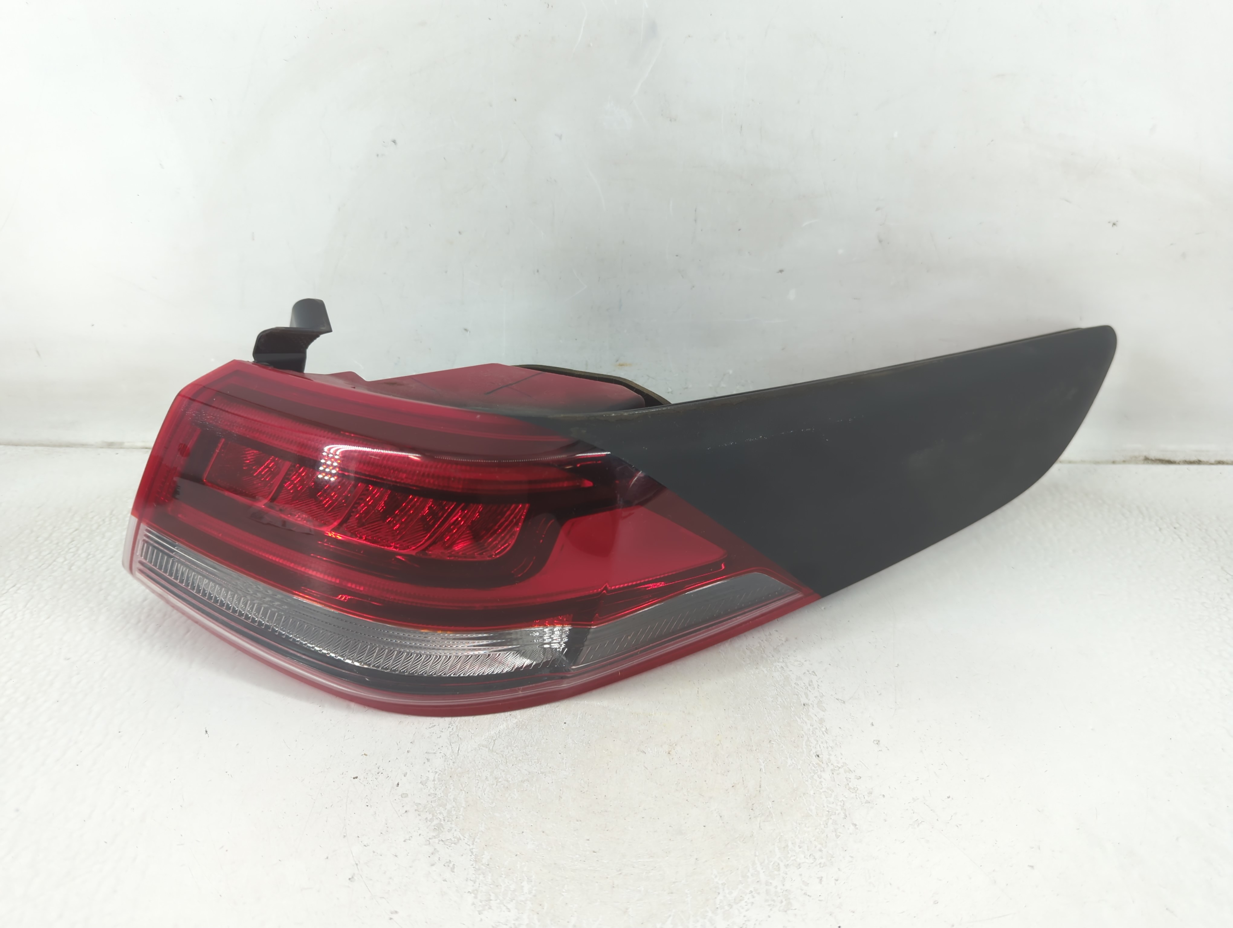 Picture of 2016-2019 Kia Optima Passenger Right Side Tail Light Taillight Oem 1188309