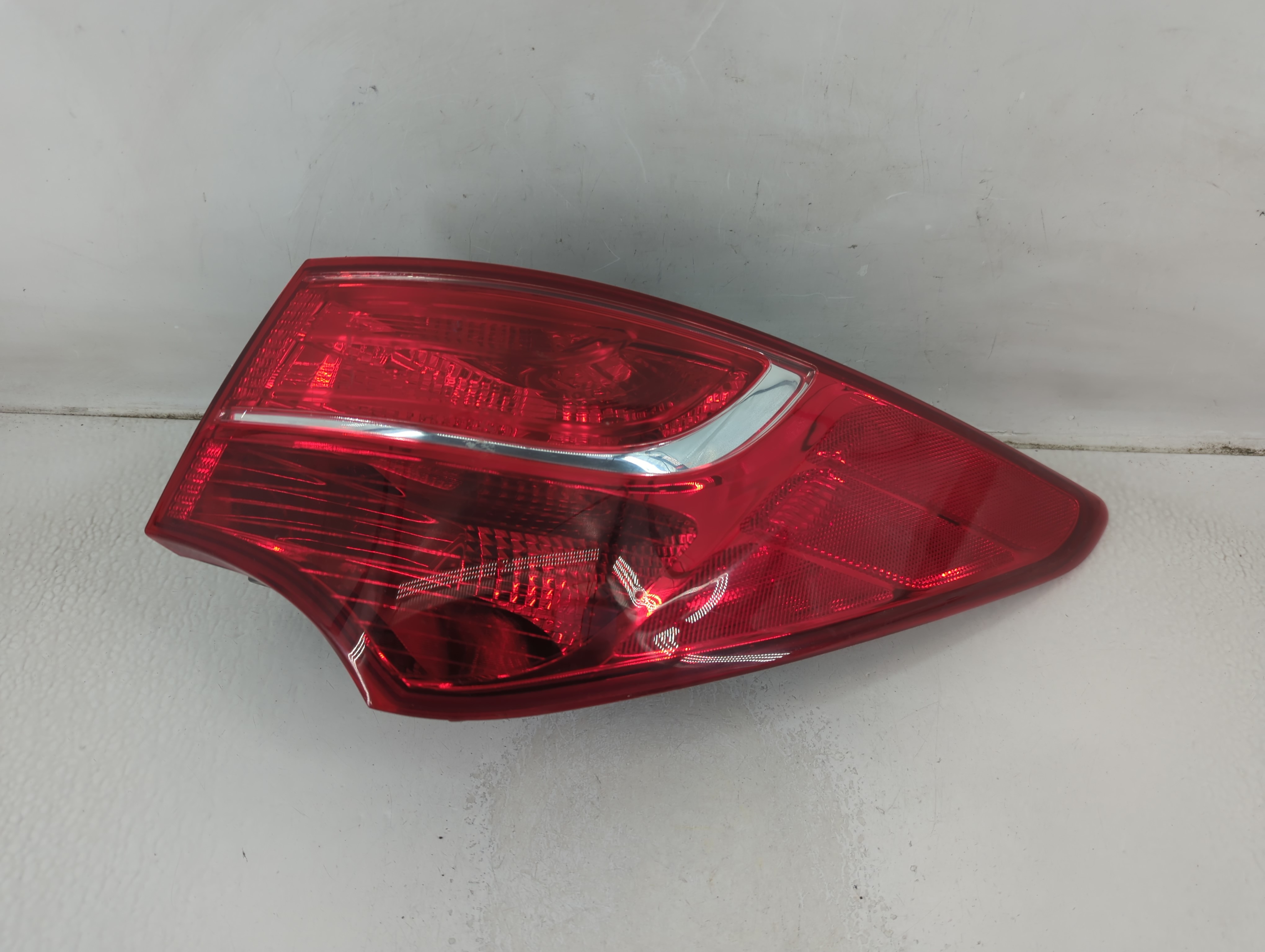 Picture of 2013-2016 Hyundai Santa Fe Passenger Right Side Tail Light Taillight Oem 1188311