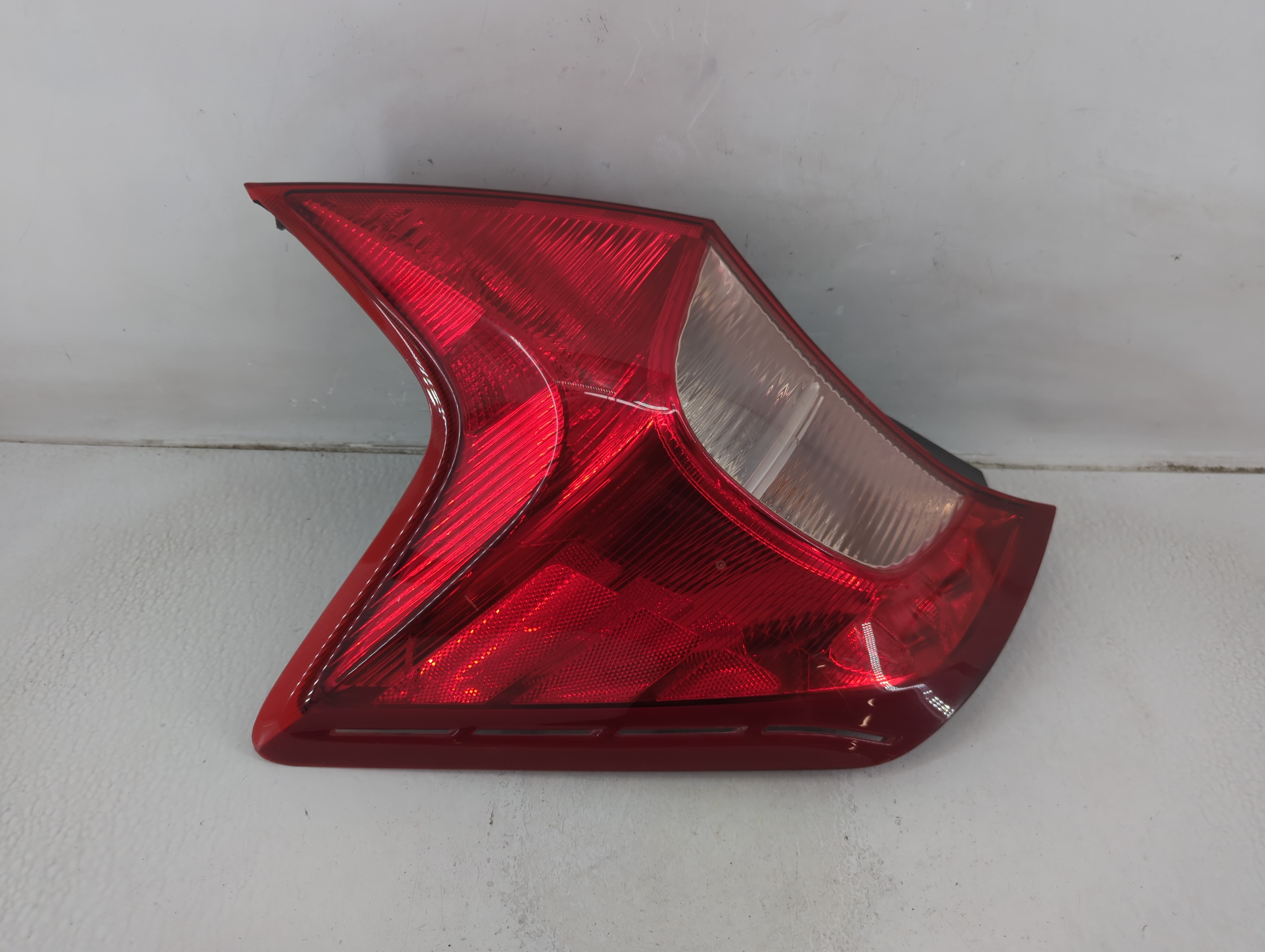 Picture of Nissan Versa Driver Left Side Tail Light Taillight Oem 1188312