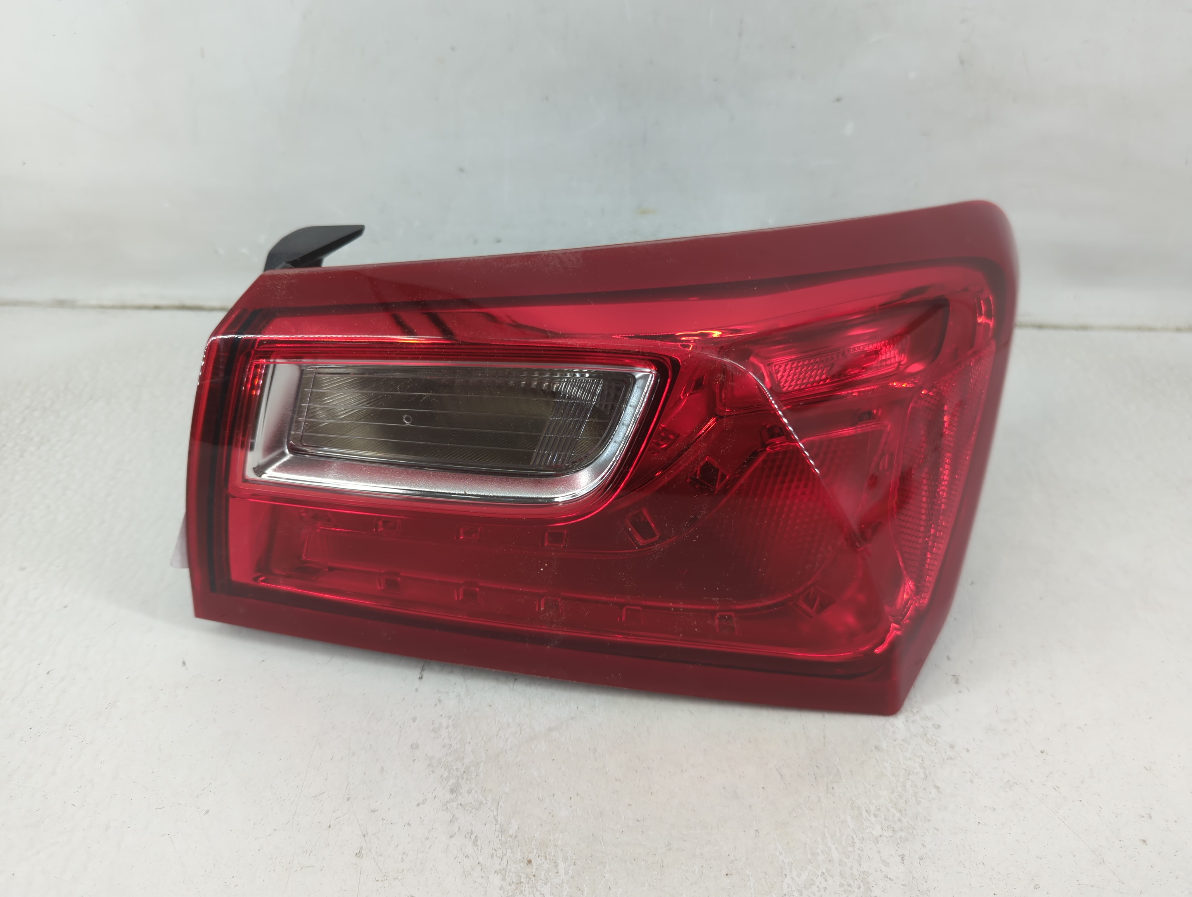 Picture of 2016-2021 Chevrolet Malibu Passenger Right Side Tail Light Taillight Oem 1188318