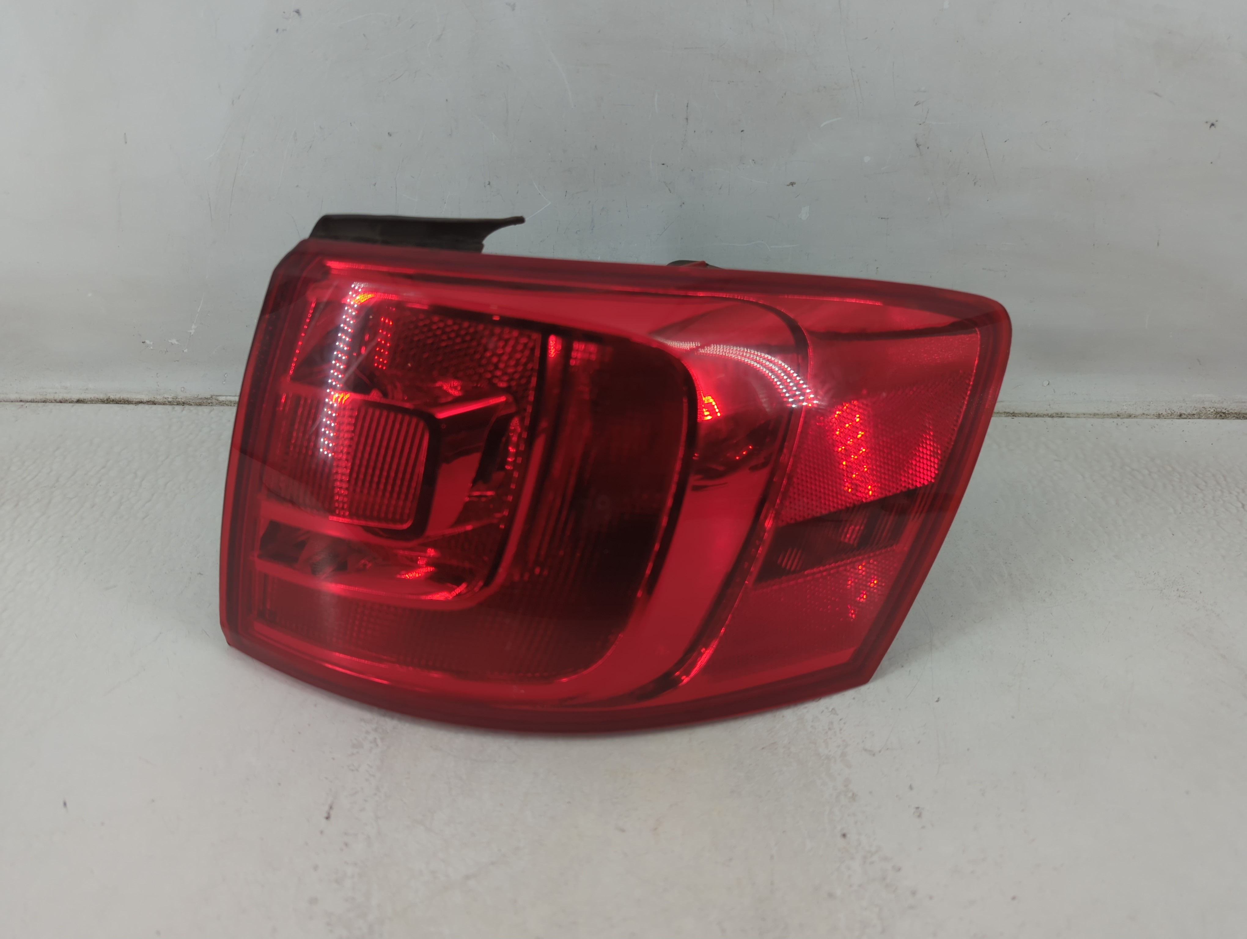 2011-2014 Volkswagen Jetta Passenger Right Side Tail Light Taillight Oem 1188320 - Oemusedautoparts1.com