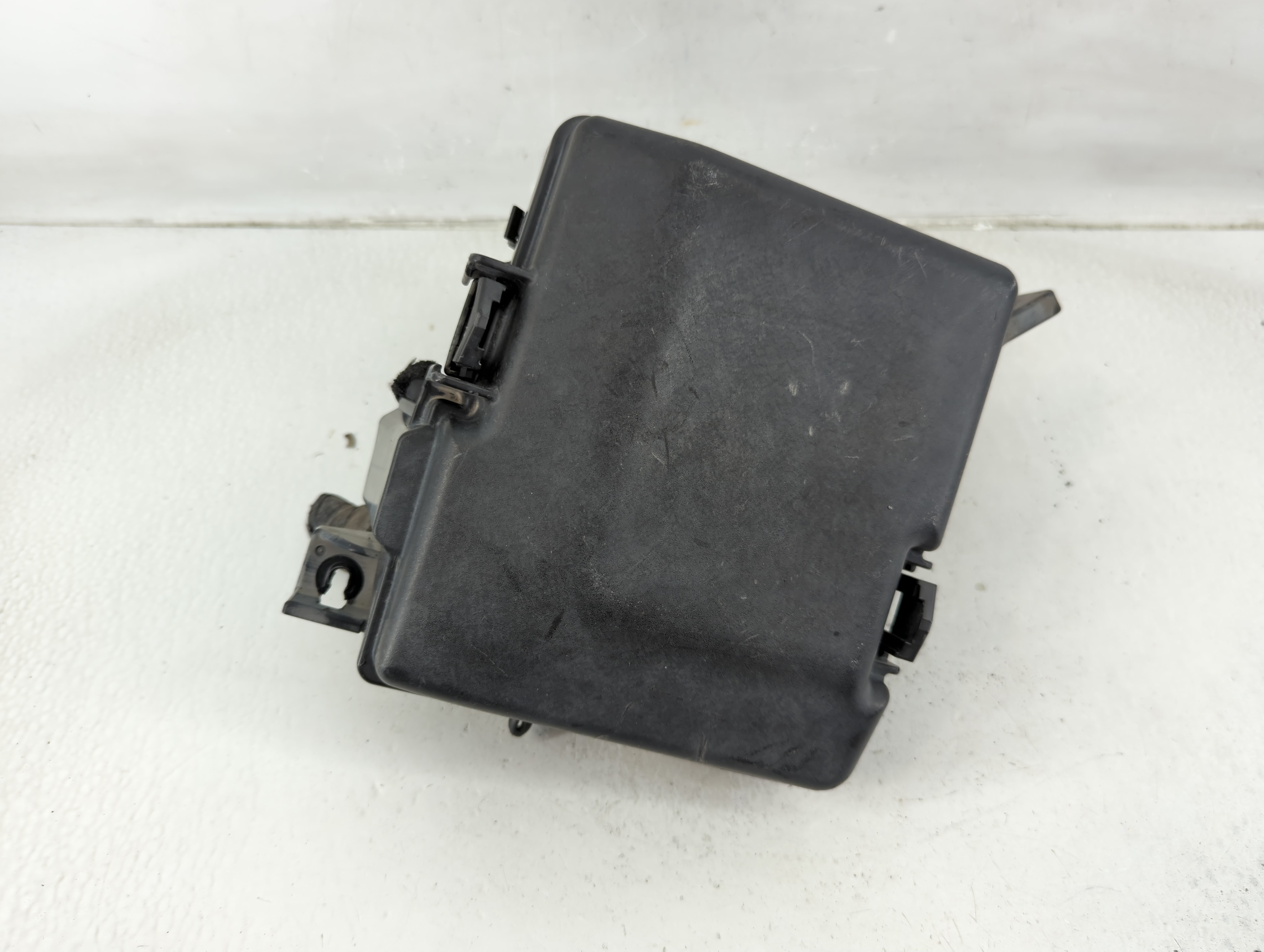 Picture of 2016-2017 Hyundai Sonata Fusebox Fuse Box Relay Module 91950-e6821 1188341