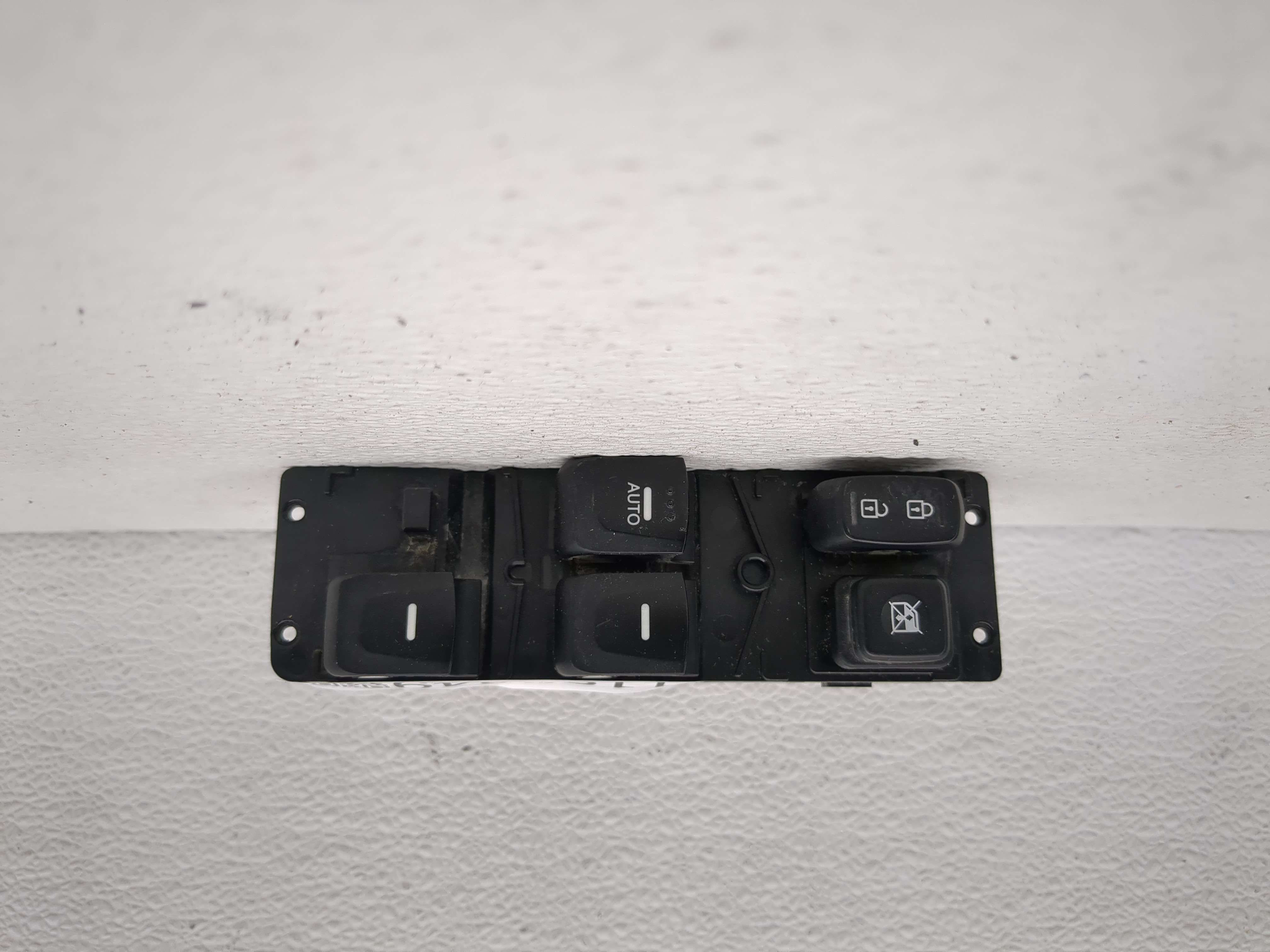 2012-2017 Hyundai Veloster Driver Left Door Master Power Window Switch 1188349 - Oemusedautoparts1.com