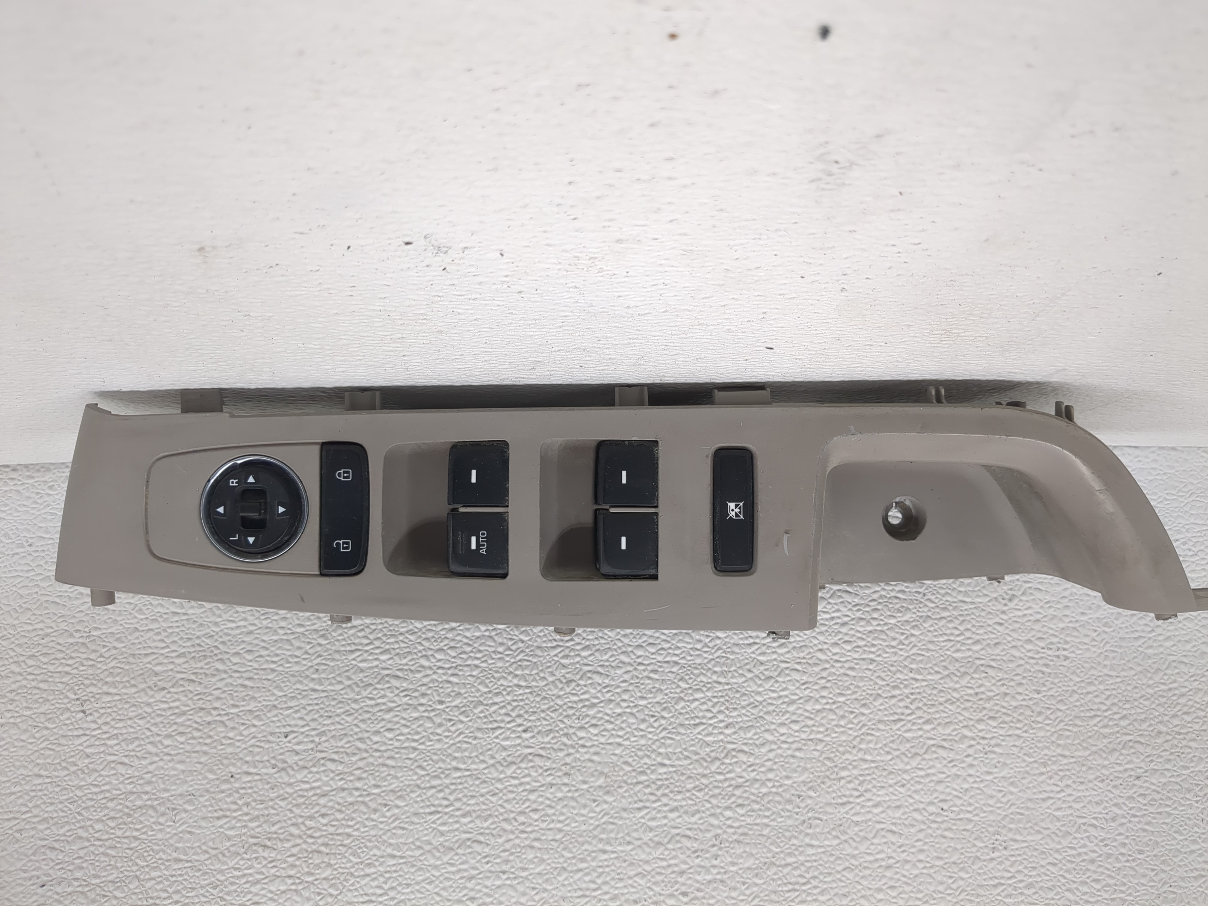Picture of 2015-2019 Hyundai Sonata Driver Left Door Master Power Window Switch 1188350