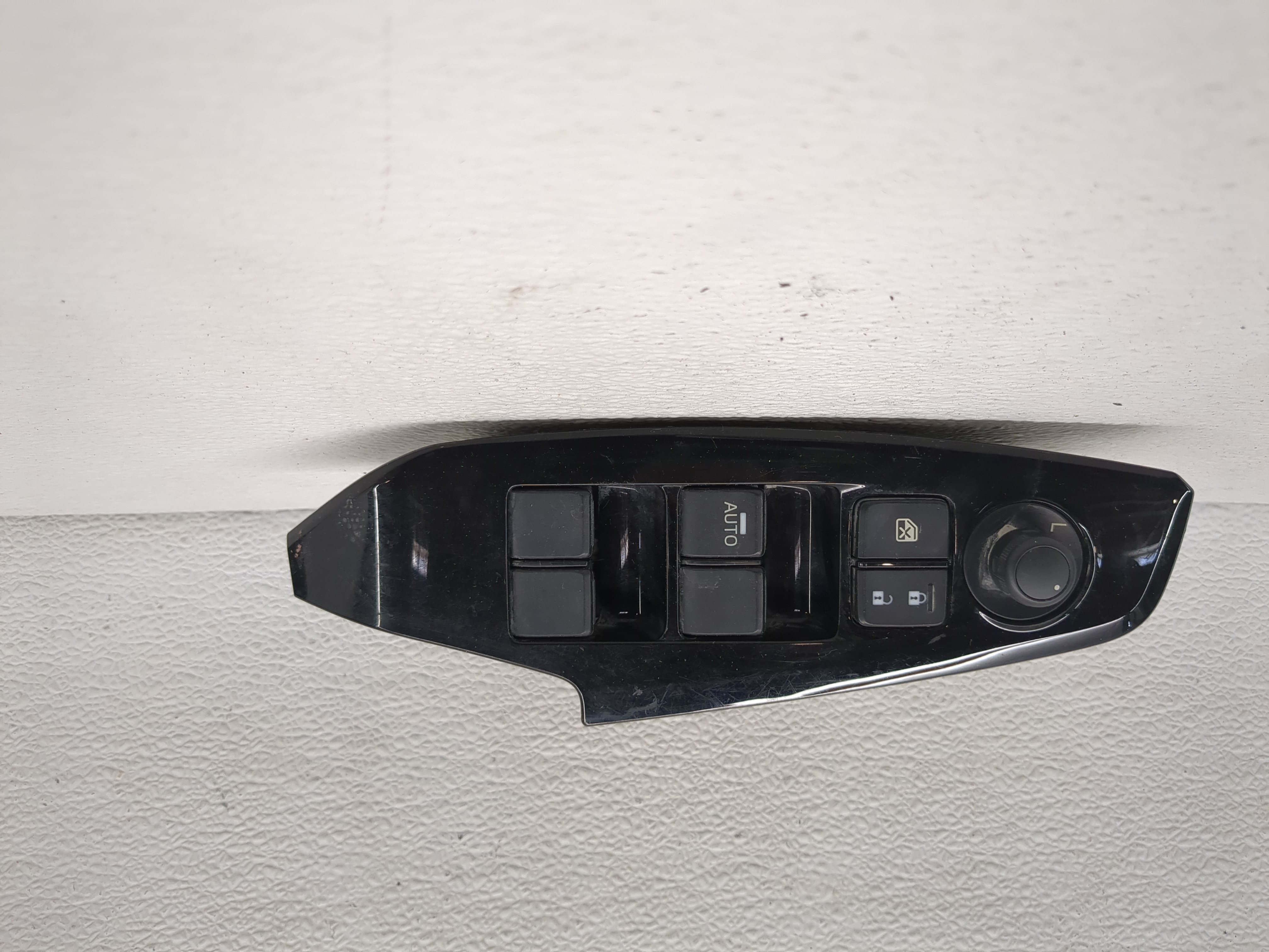 Picture of 2017-2018 Mazda 3 Driver Left Door Master Power Window Switch 1188351