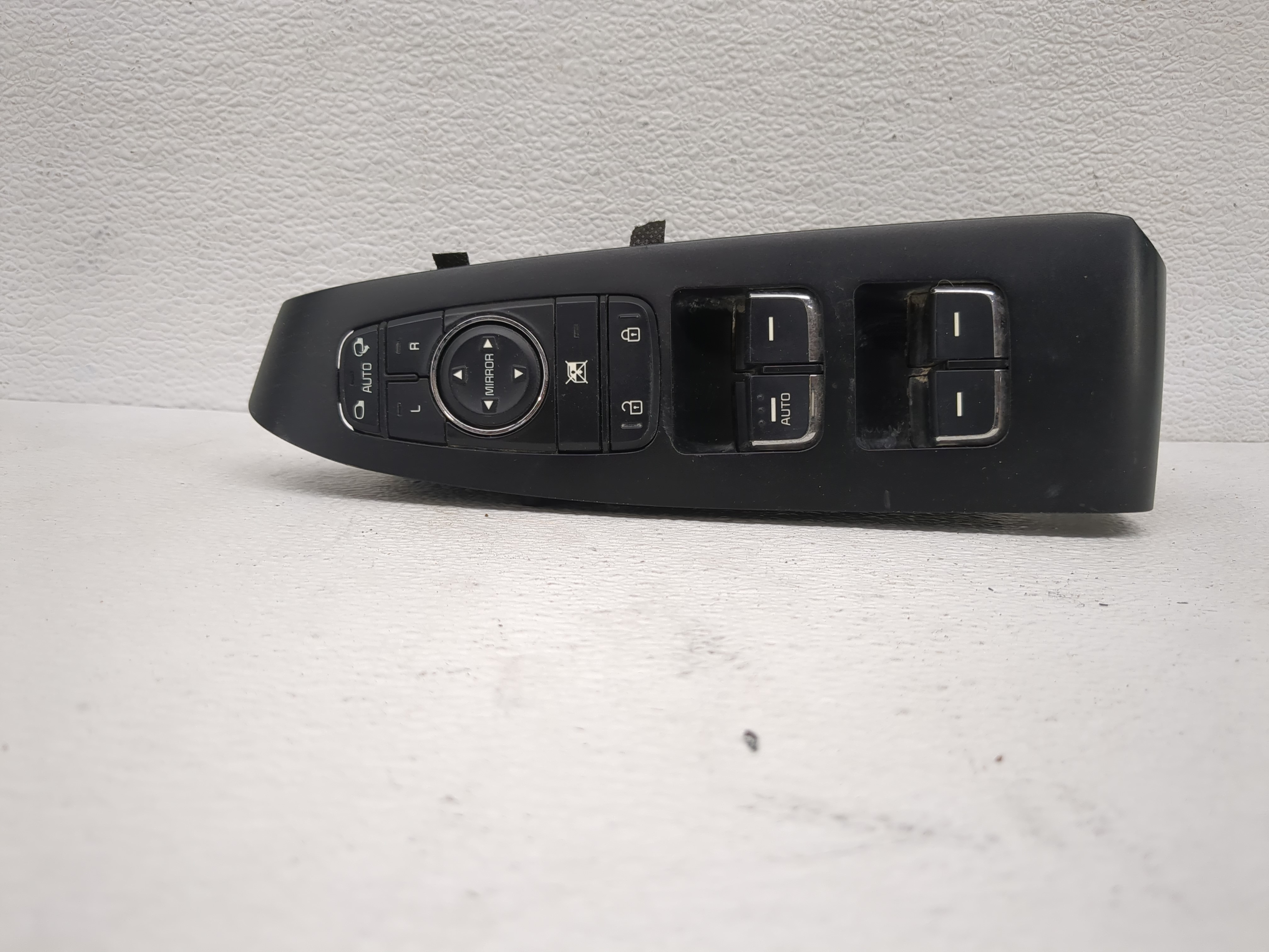 Picture of 2015-2018 Kia Sedona Driver Left Door Master Power Window Switch 1188359