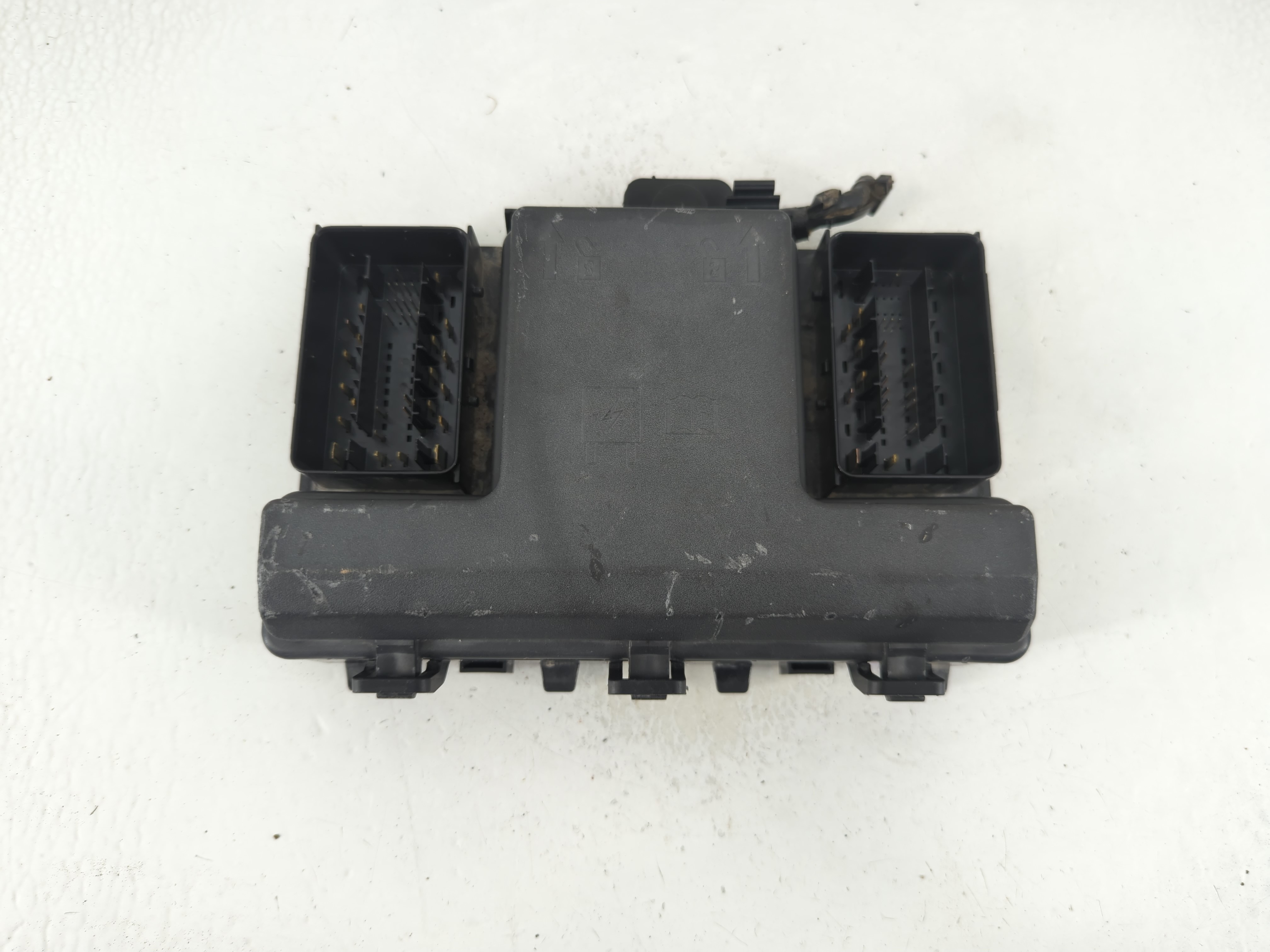 2015-2018 Ford Edge Fusebox Fuse Box Relay Module G2gt14a075aa 1188404 - Oemusedautoparts1.com