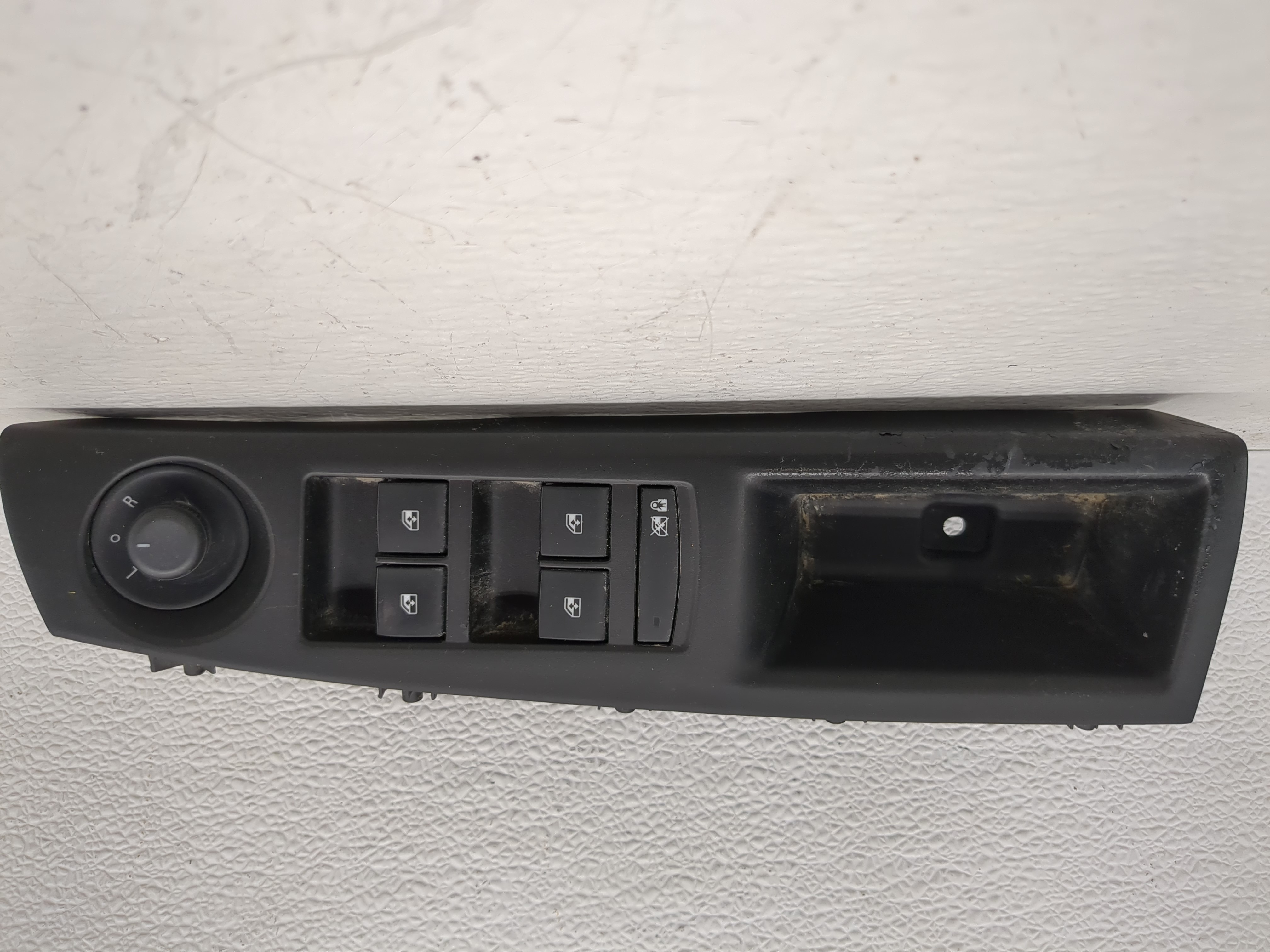 Picture of 2011-2013 Chevrolet Cruze Driver Left Door Master Power Window Switch 1188416