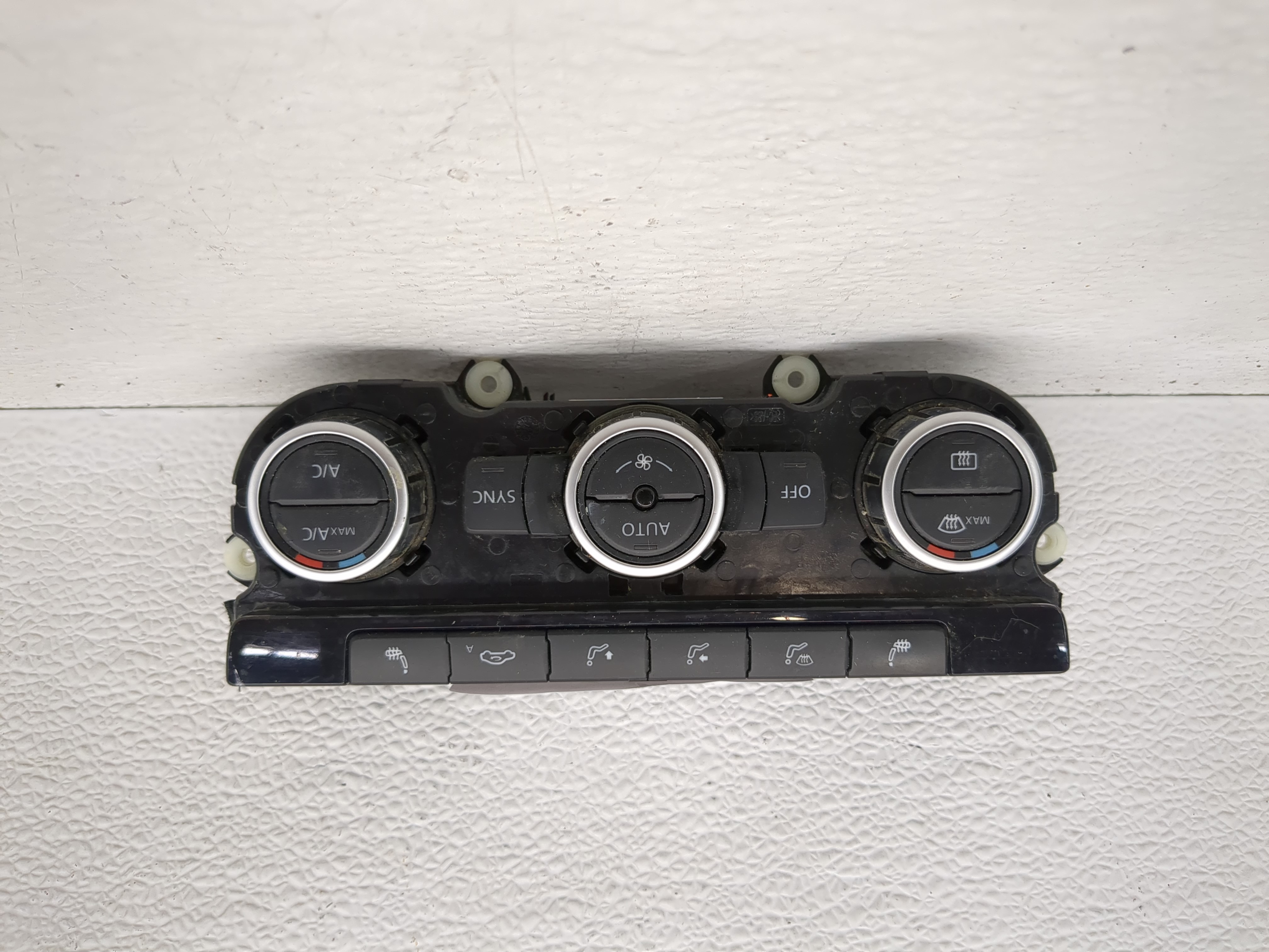 Picture of 2013-2014 Volkswagen Cc Ac Heater Climate Control 005147 18324387 1188439