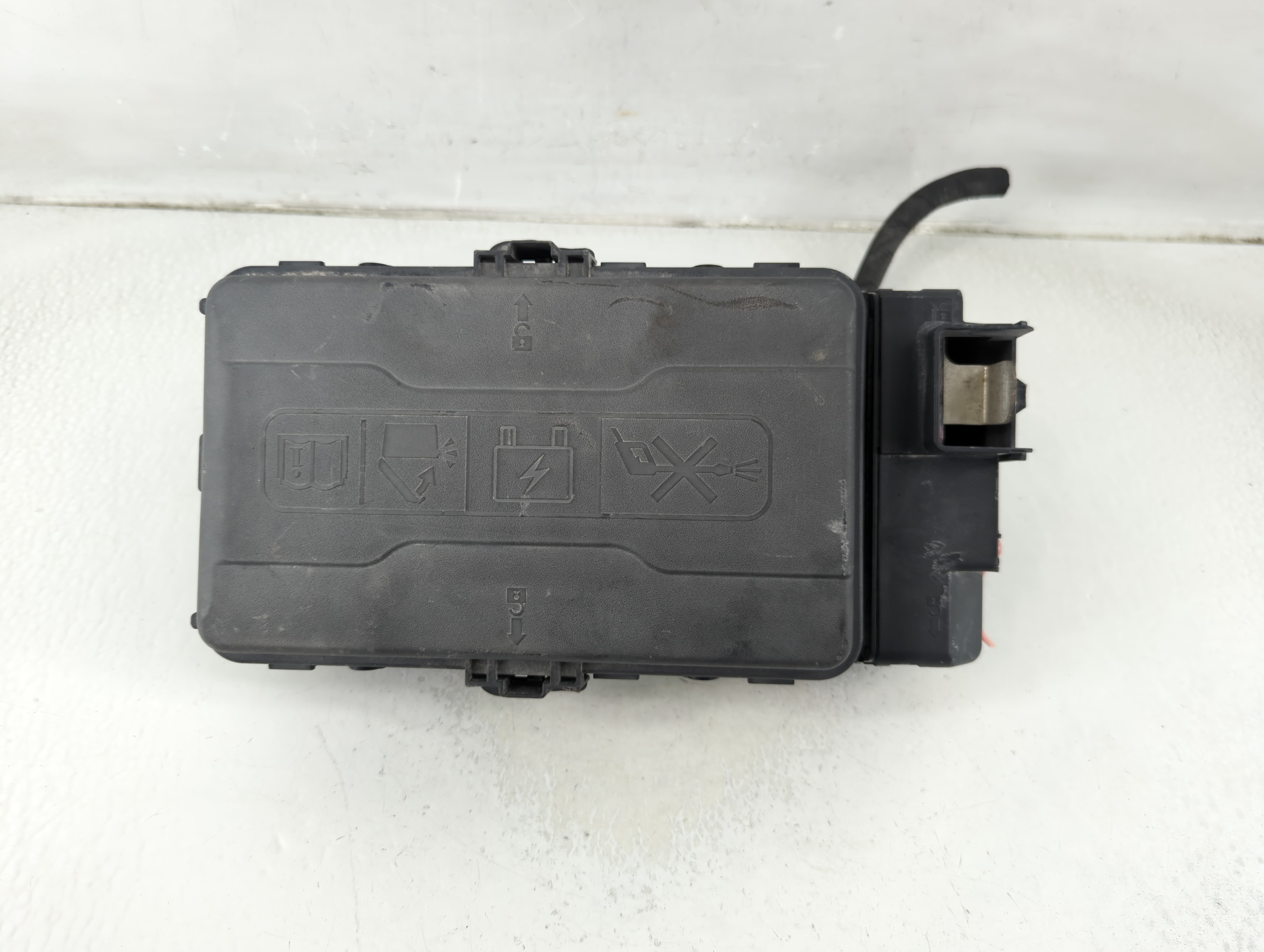 2016-2017 Chevrolet Malibu Fusebox Fuse Box Relay Module 1188523 - Oemusedautoparts1.com