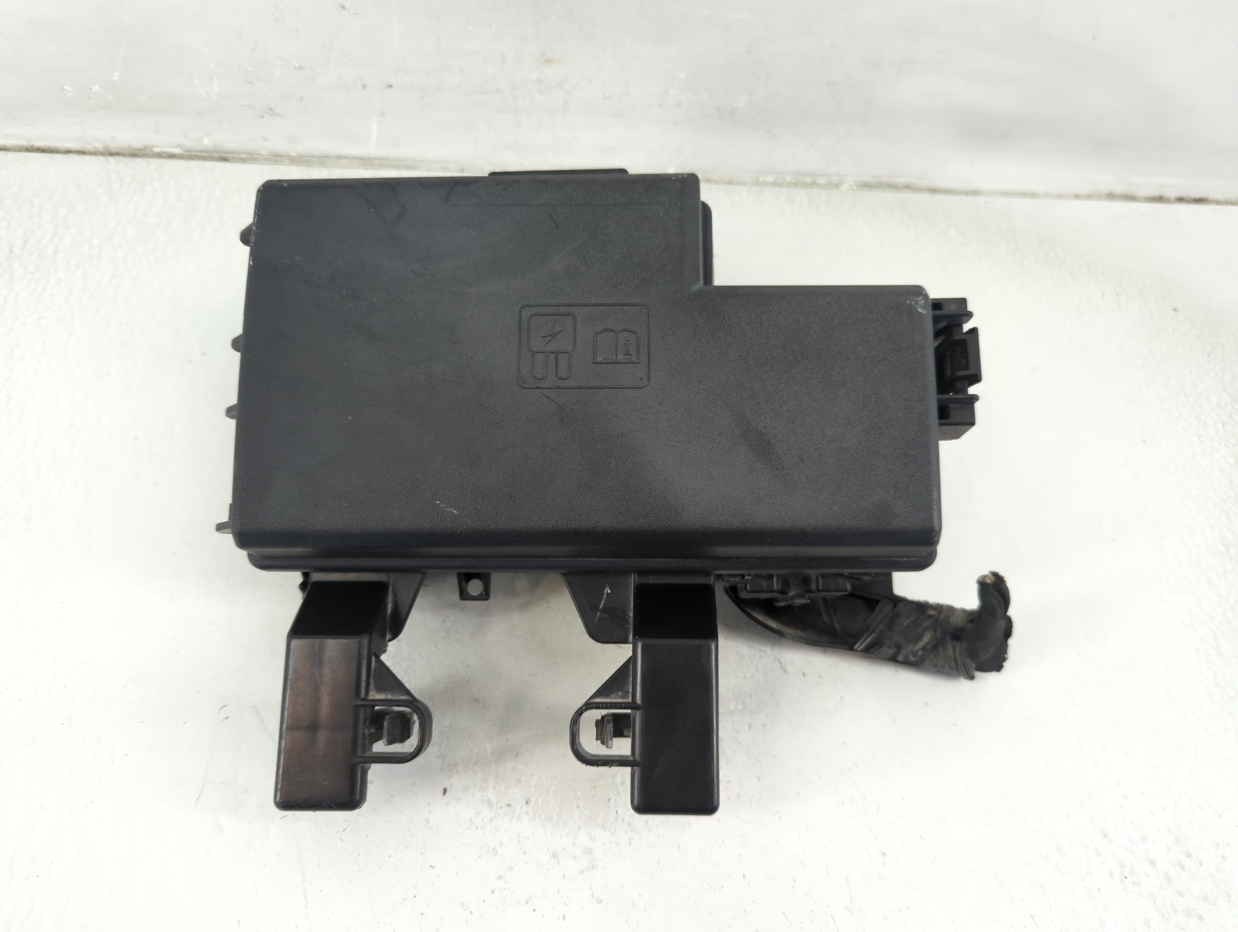 2018-2019 Ford Mustang Fusebox Fuse Box Relay Module 4830 1188525 - Oemusedautoparts1.com