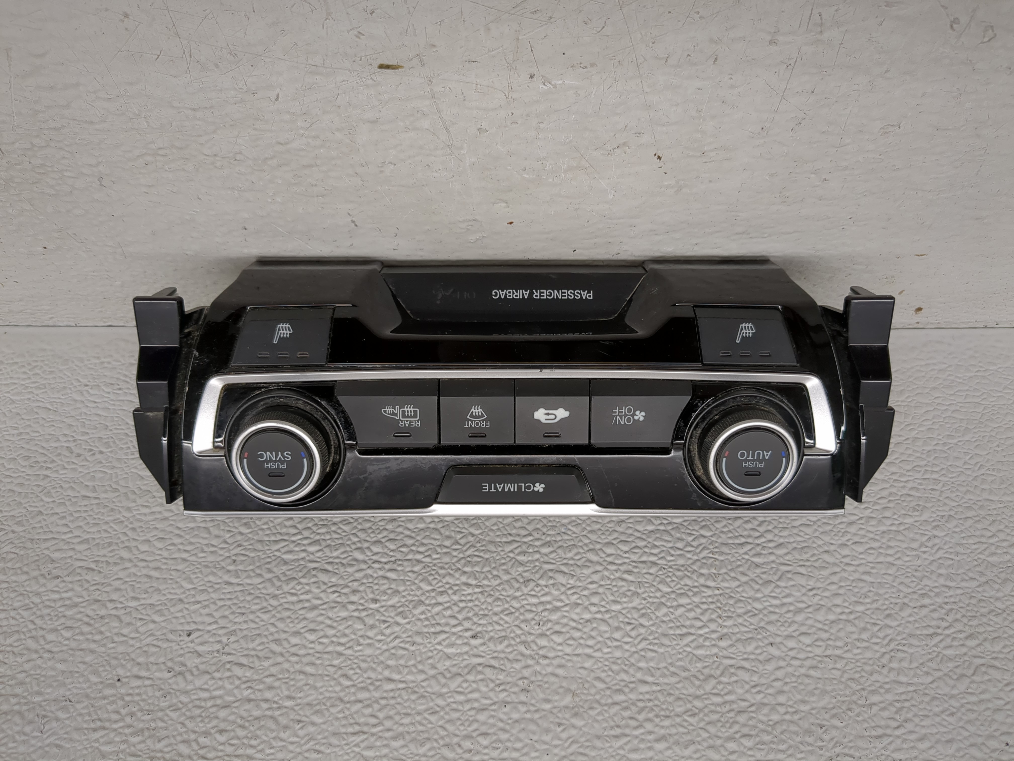 2017-2018 Honda Civic Ac Heater Roof Climate Control 79600-tgg-a610 1188579 - Oemusedautoparts1.com