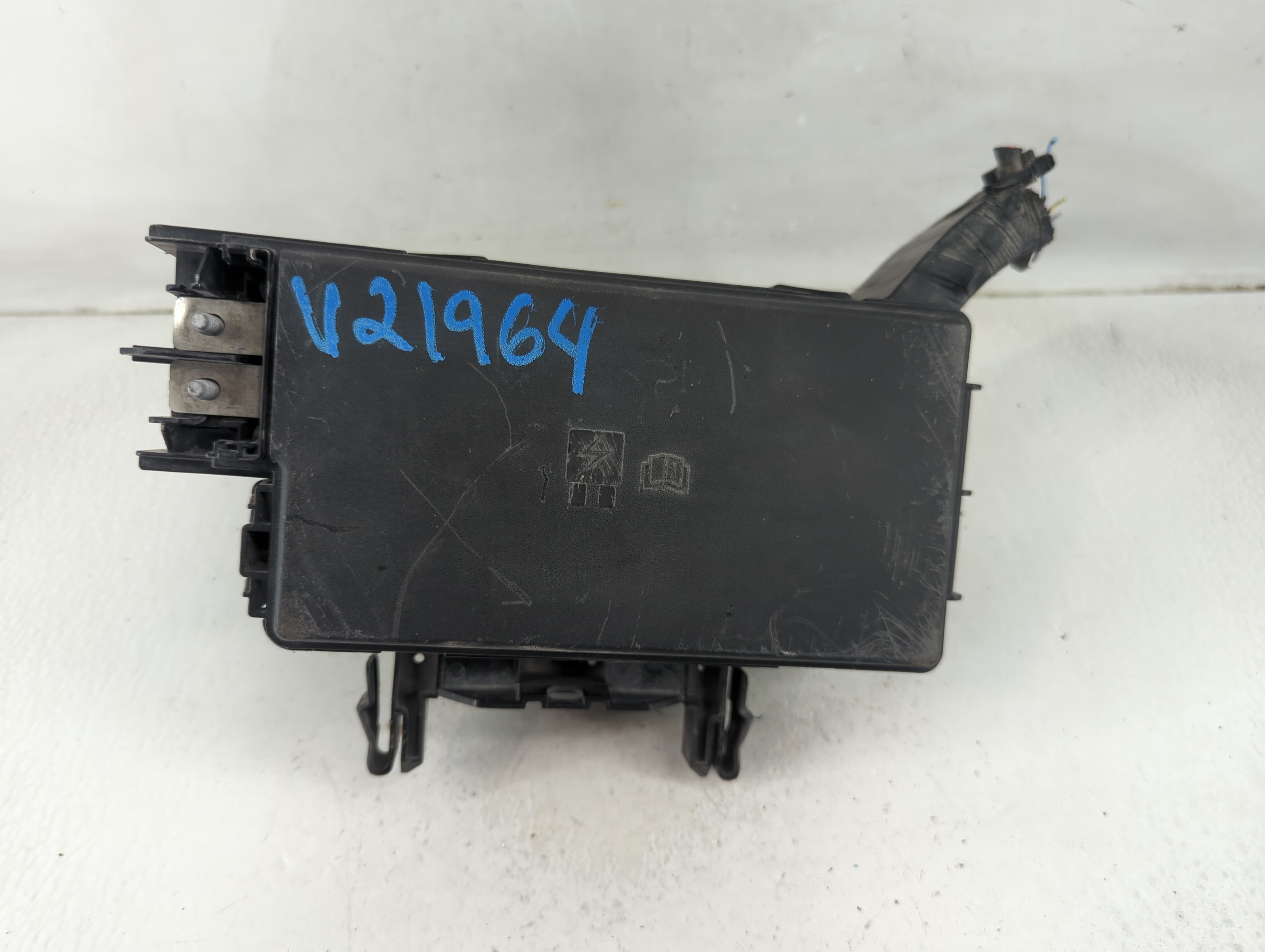 2018 Ford Explorer Fusebox Fuse Box Relay Module Fu5t-14a003-dc 1188586 - Oemusedautoparts1.com
