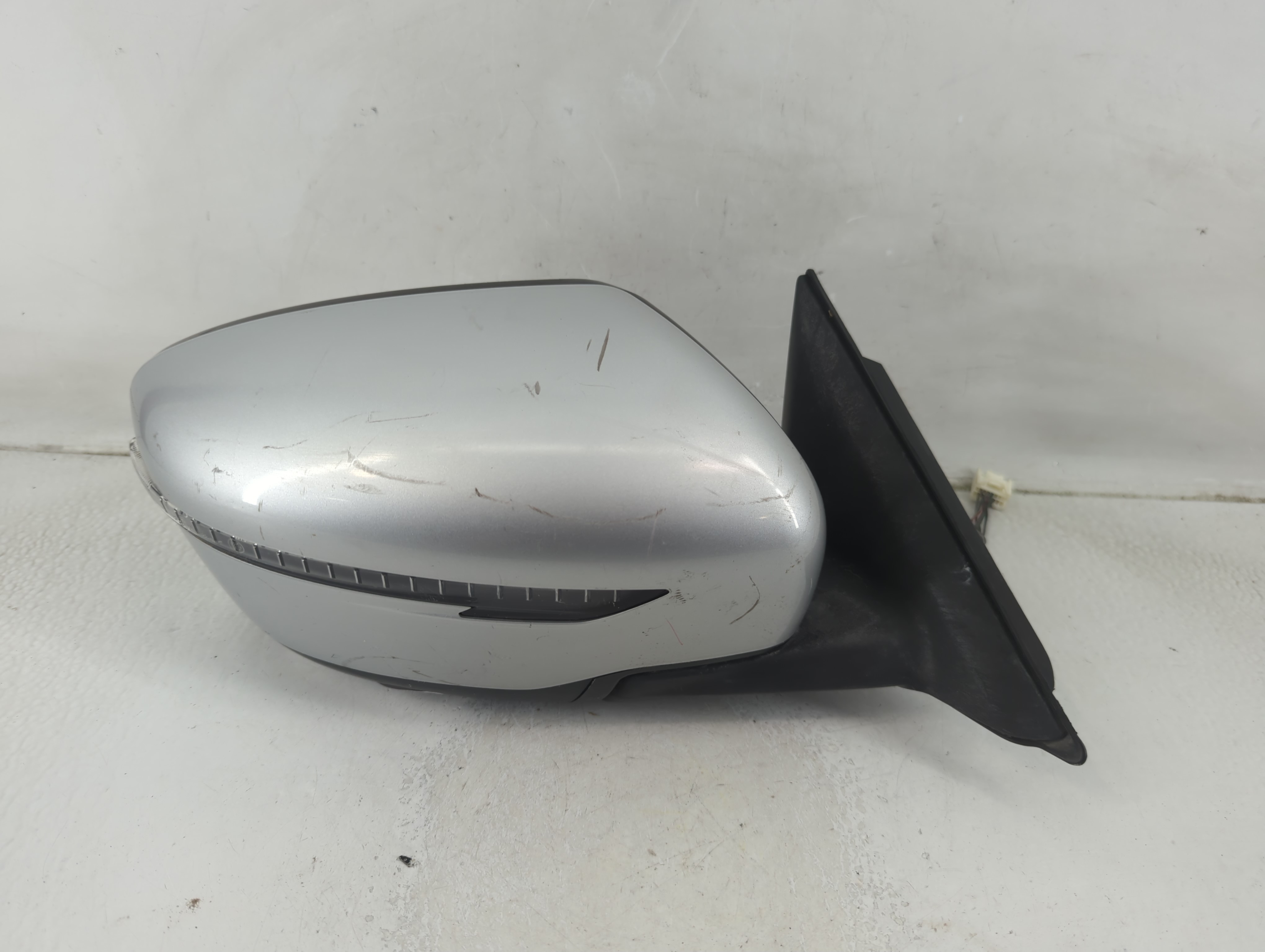 Picture of 2017-2020 Nissan Rogue Passenger Right Side View Manual Door Mirror 1188625