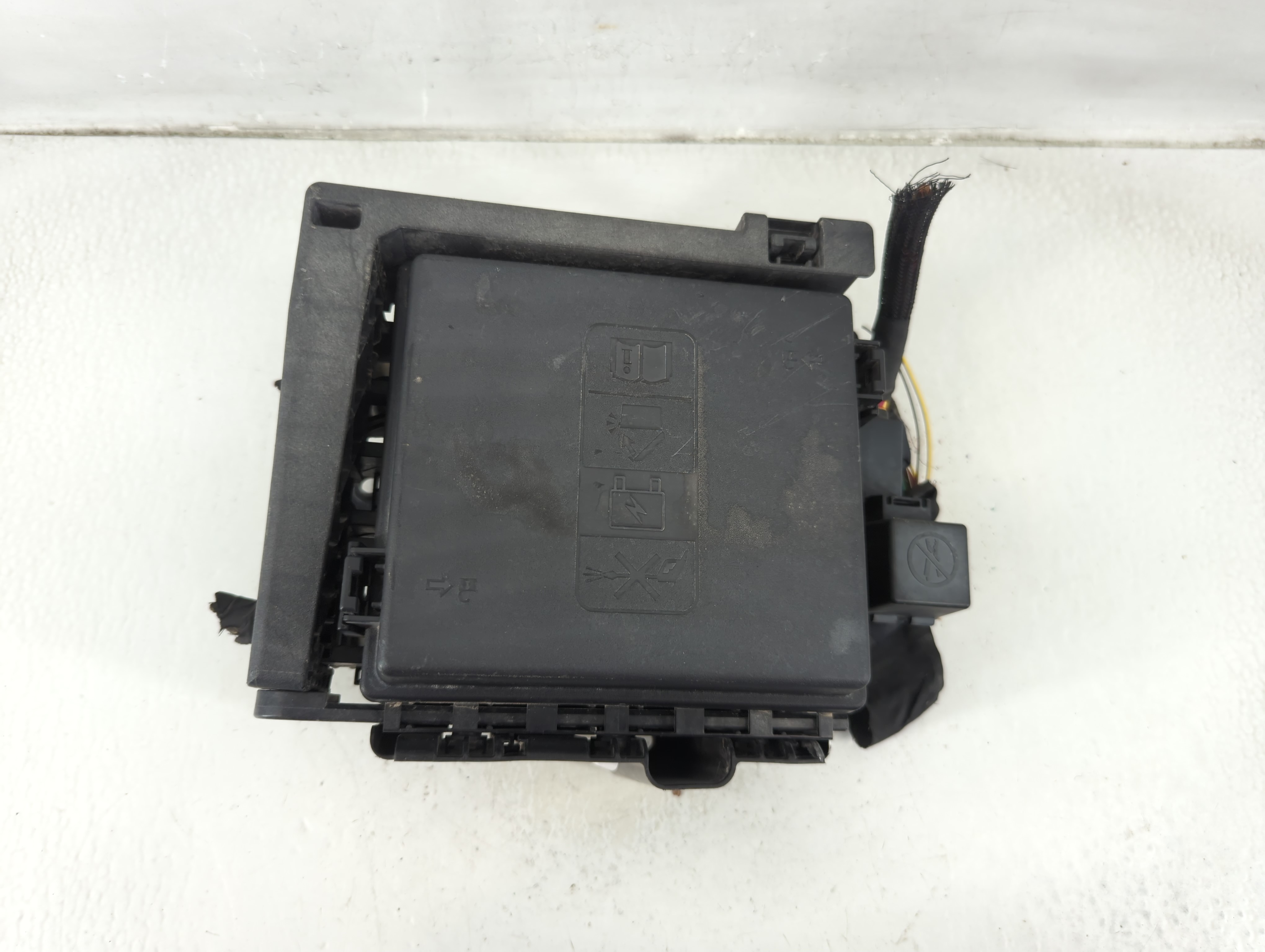 2017-2019 Gmc Acadia Fusebox Fuse Box Relay Module 7171-4521-30 1188663 - Oemusedautoparts1.com