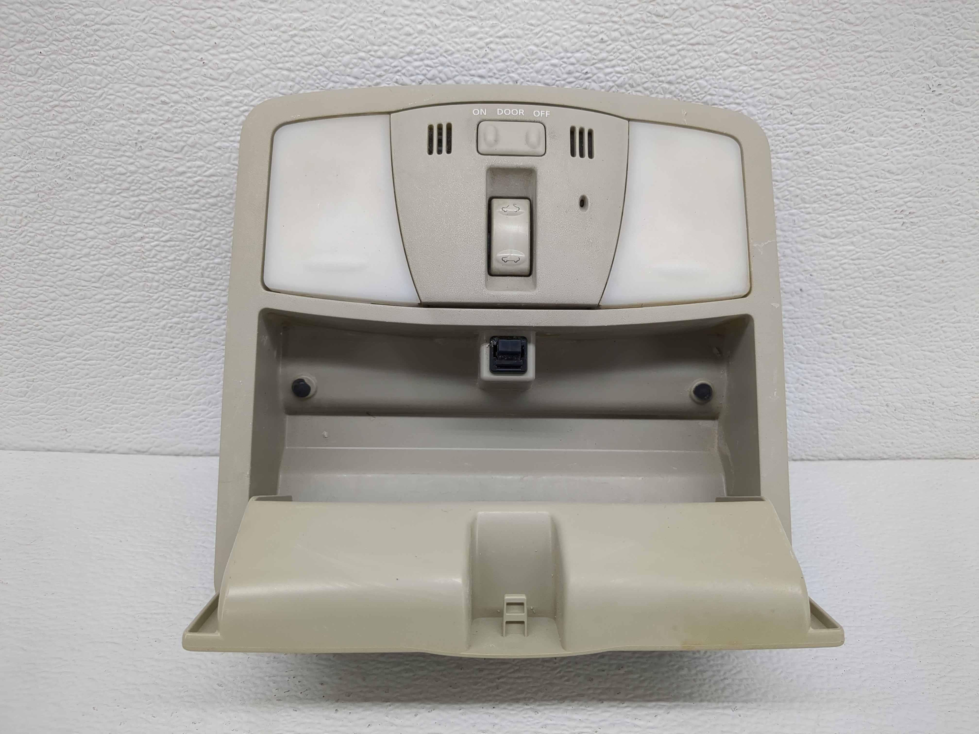 2010 Nissan Maxima Overhead Roof Console 1188708 - Oemusedautoparts1.com