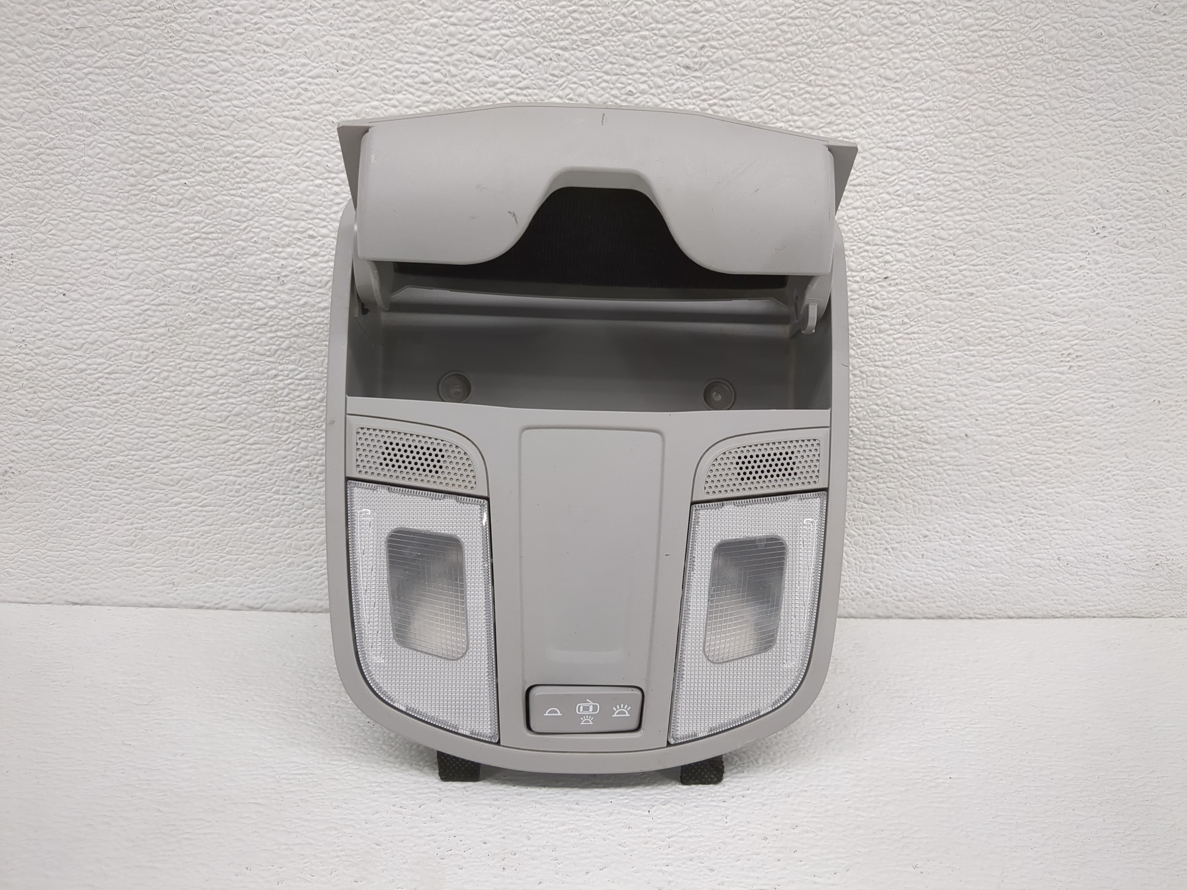 2019 Hyundai Tucson Overhead Roof Console 1188713 - Oemusedautoparts1.com