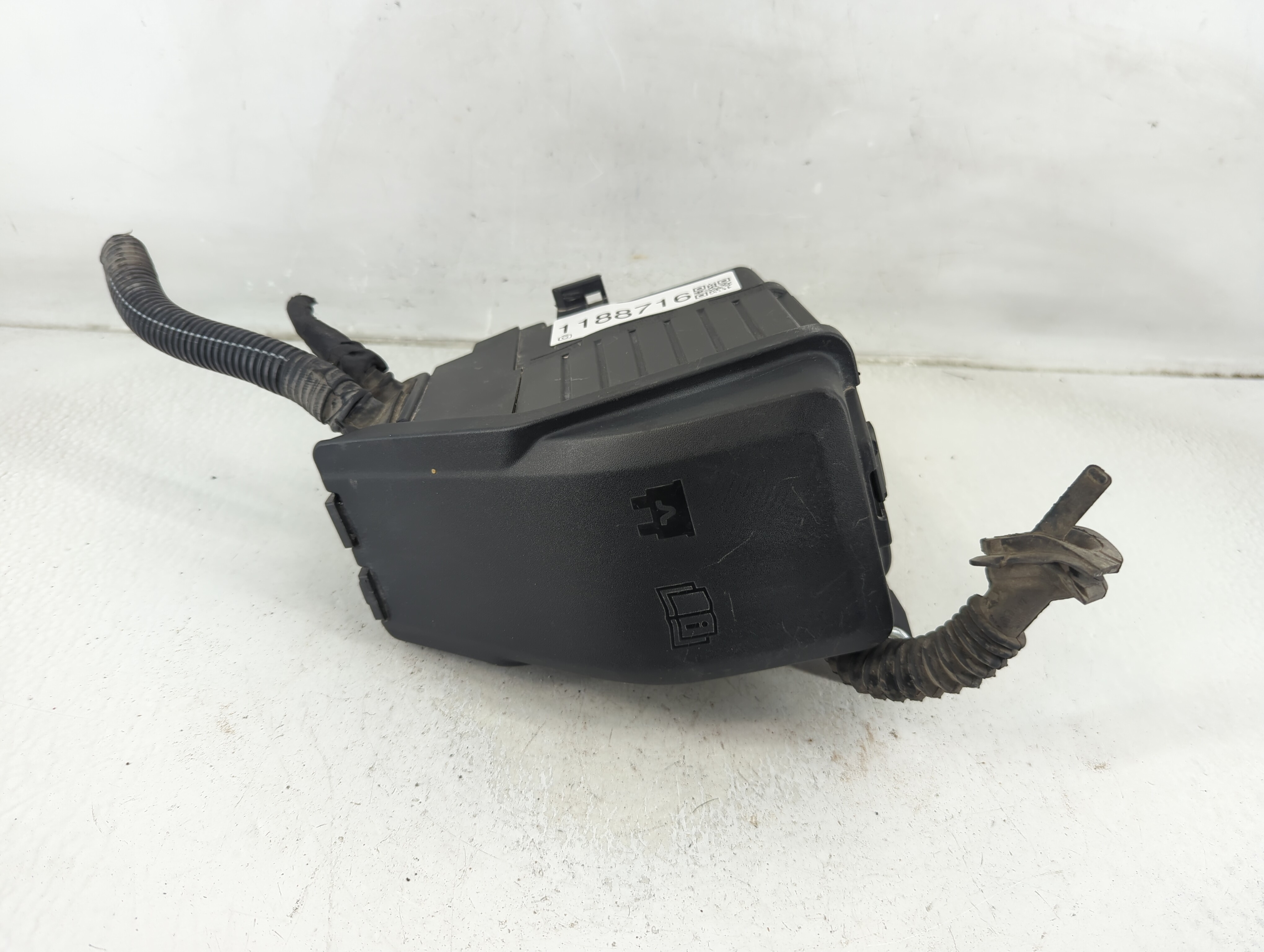 2013-2013 Volvo V60 Fusebox Fuse Box Relay Module 31346538 1188716 - Oemusedautoparts1.com