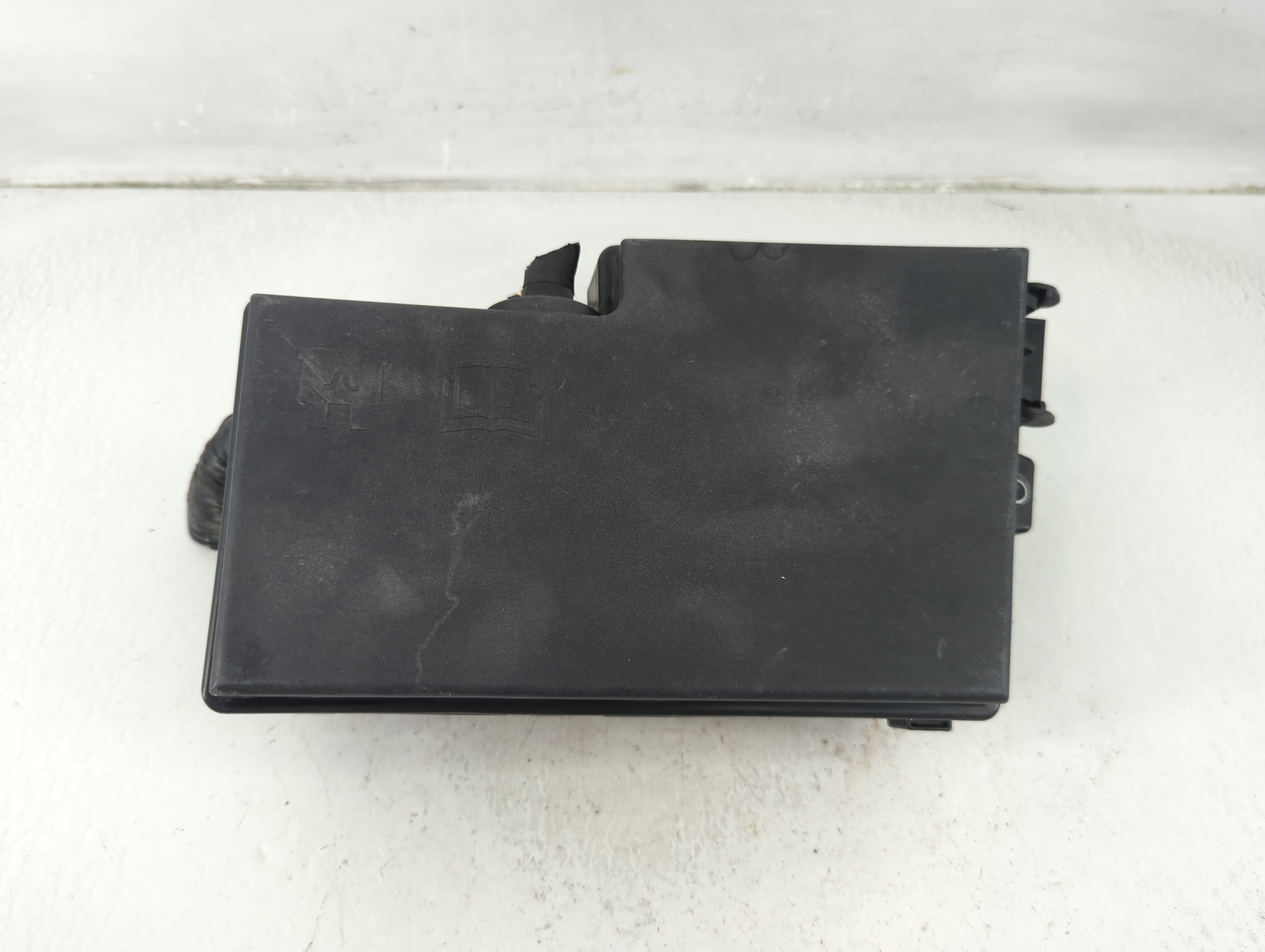 2017-2018 Ford Focus Fusebox Fuse Box Relay Module Gj7t-14a076-ba 1188718 - Oemusedautoparts1.com
