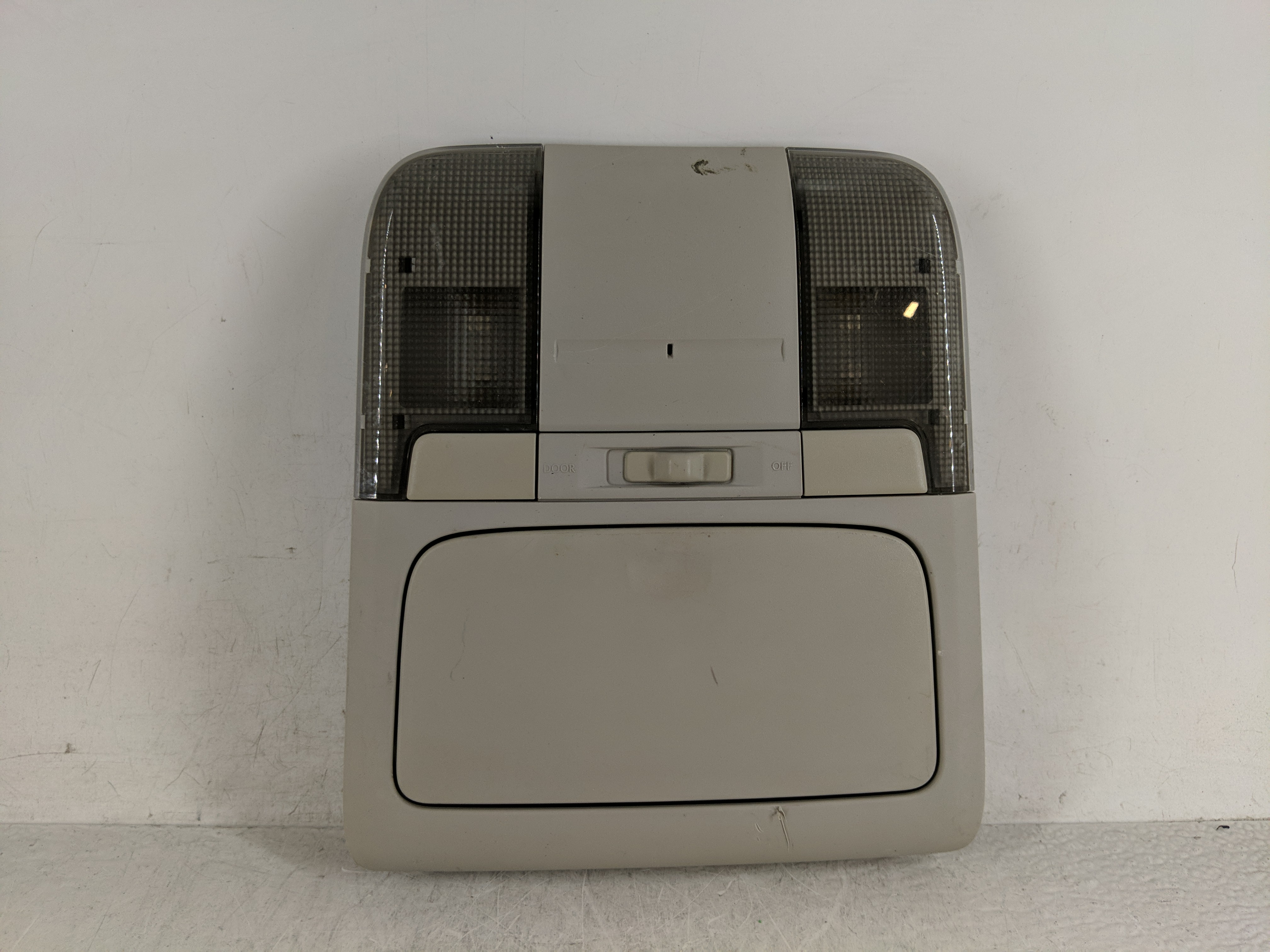 2010 Subaru Legacy Overhead Roof Console 1188805 - Oemusedautoparts1.com