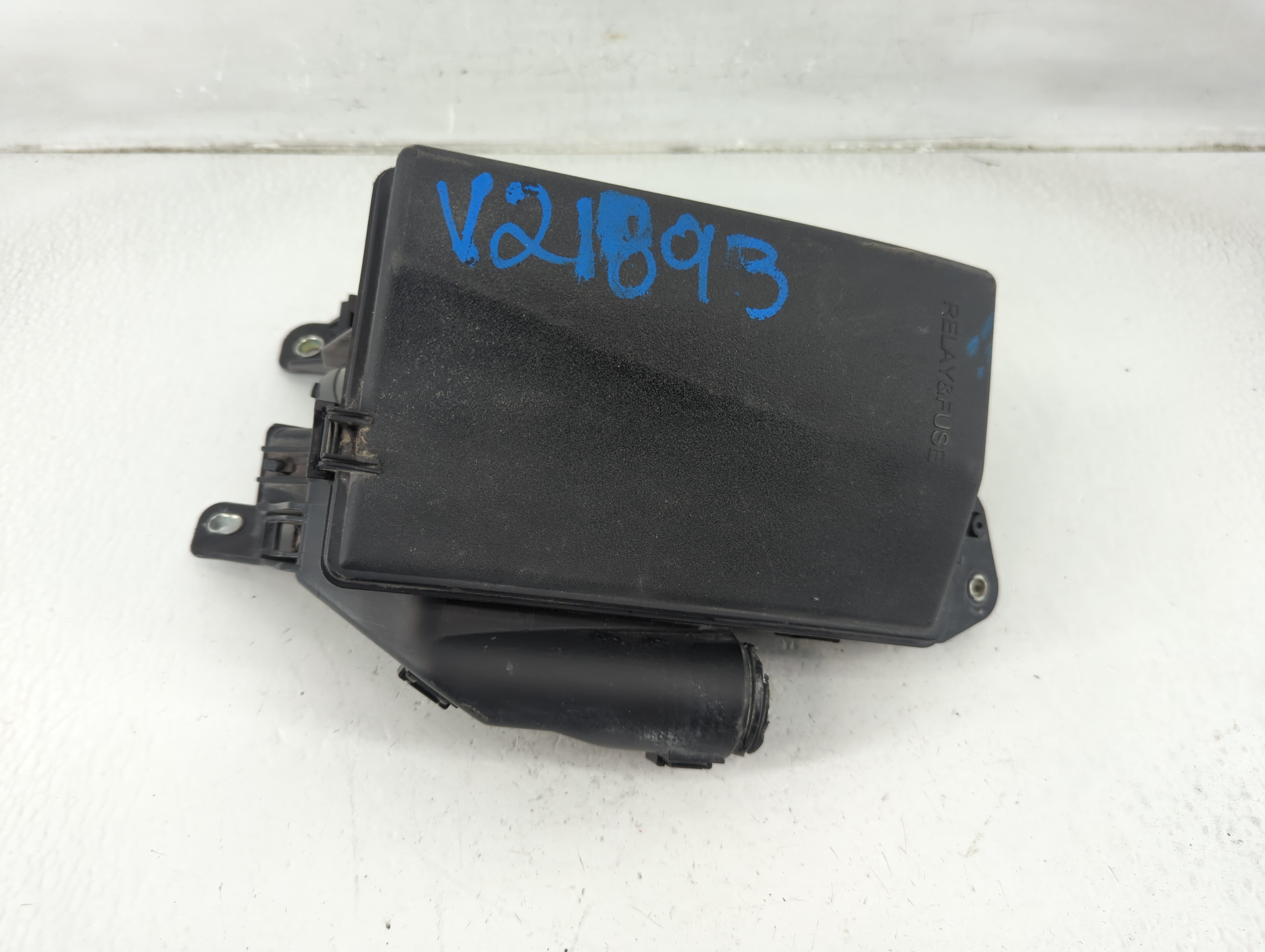 Picture of 2016-2017 Lexus Is200t Fusebox Fuse Box Relay Module 82662-53271 1188820