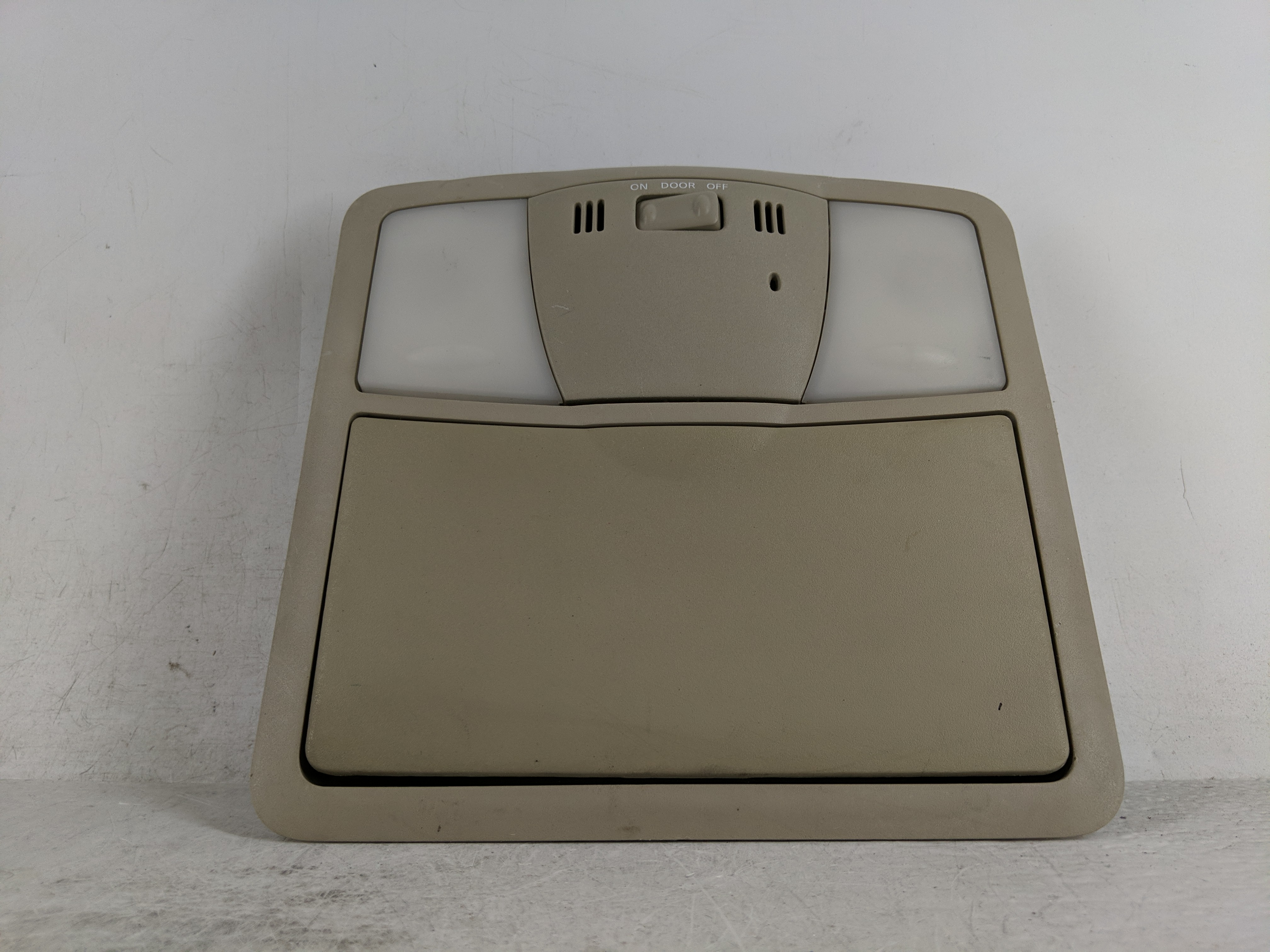 2009 Nissan Altima Overhead Roof Console 1188823 - Oemusedautoparts1.com