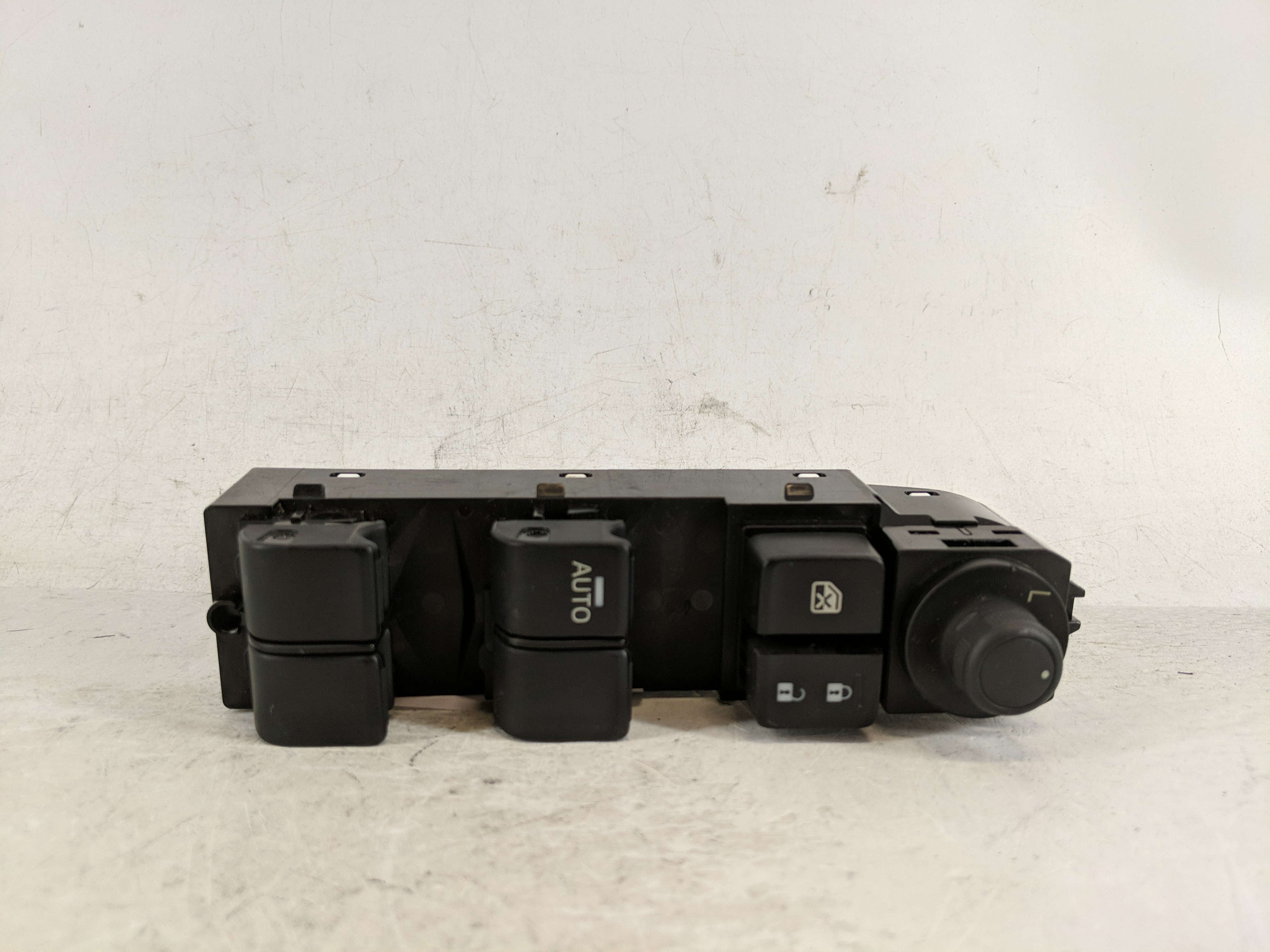 Picture of 2017-2018 Mazda 3 Driver Left Door Master Power Window Switch 1188865