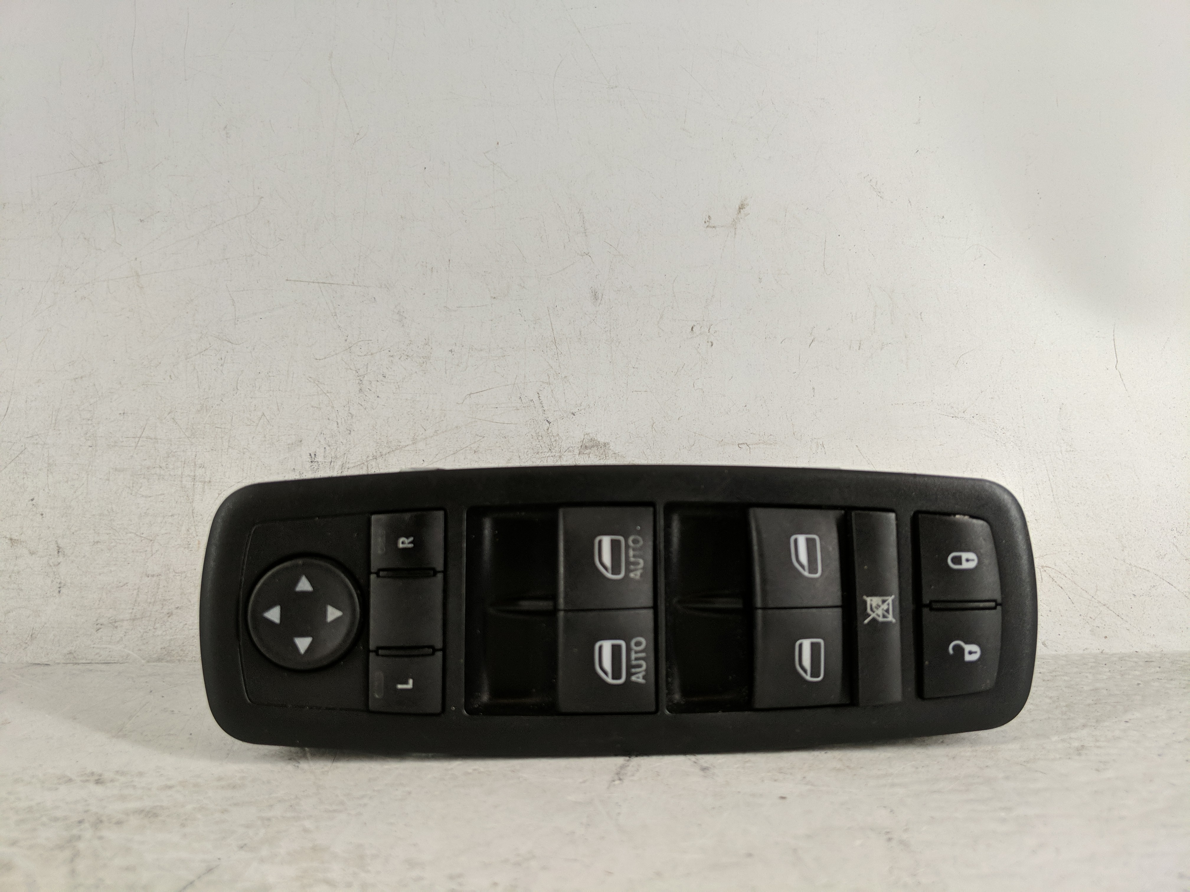 2012 Chrysler Town & Country Driver Left Door Master Power Window Switch 1188874 - Oemusedautoparts1.com