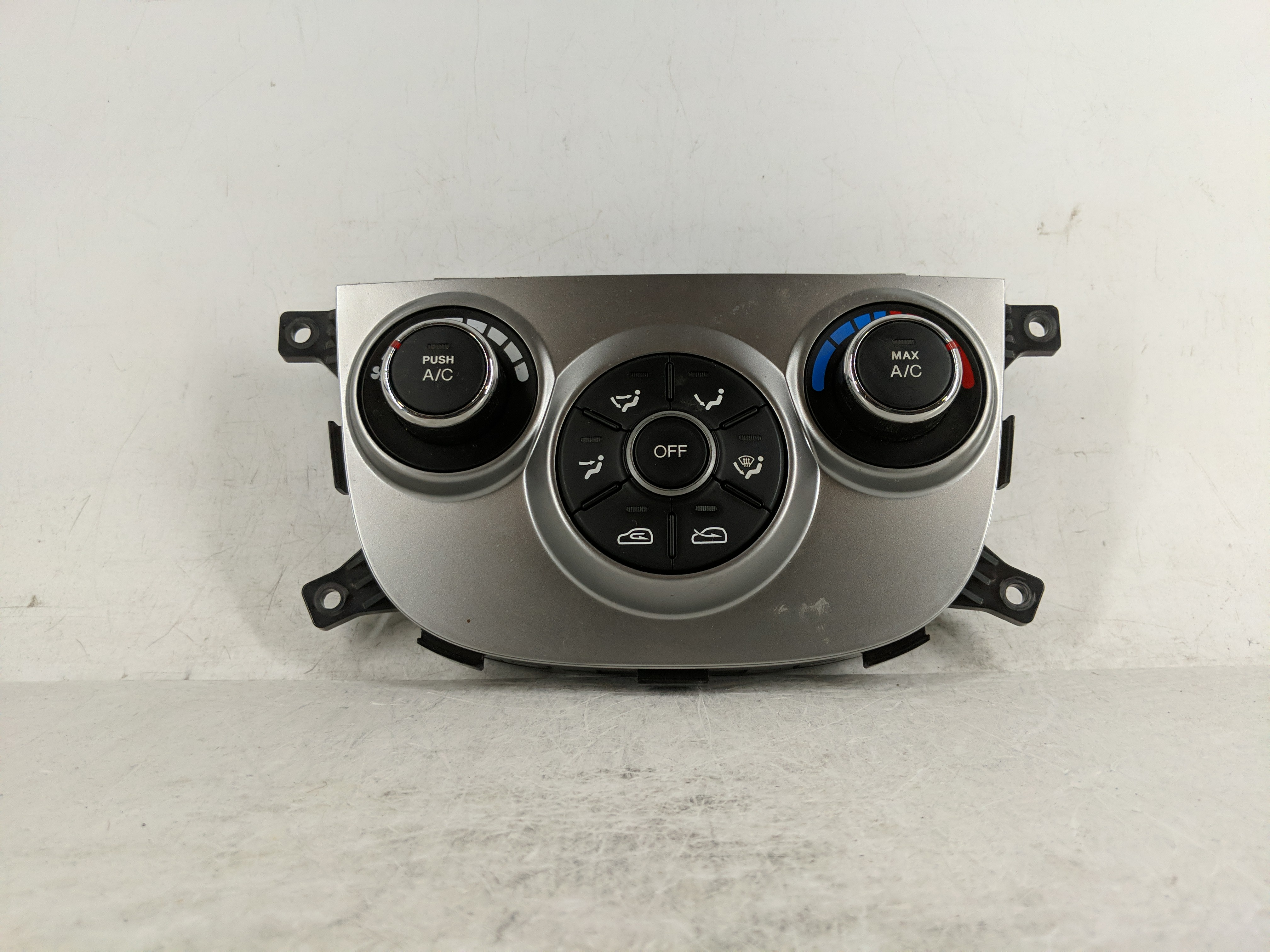 Picture of 2010-2012 Hyundai Santa Fe Ac Heater Roof Climate Control Q138w01z 1188915